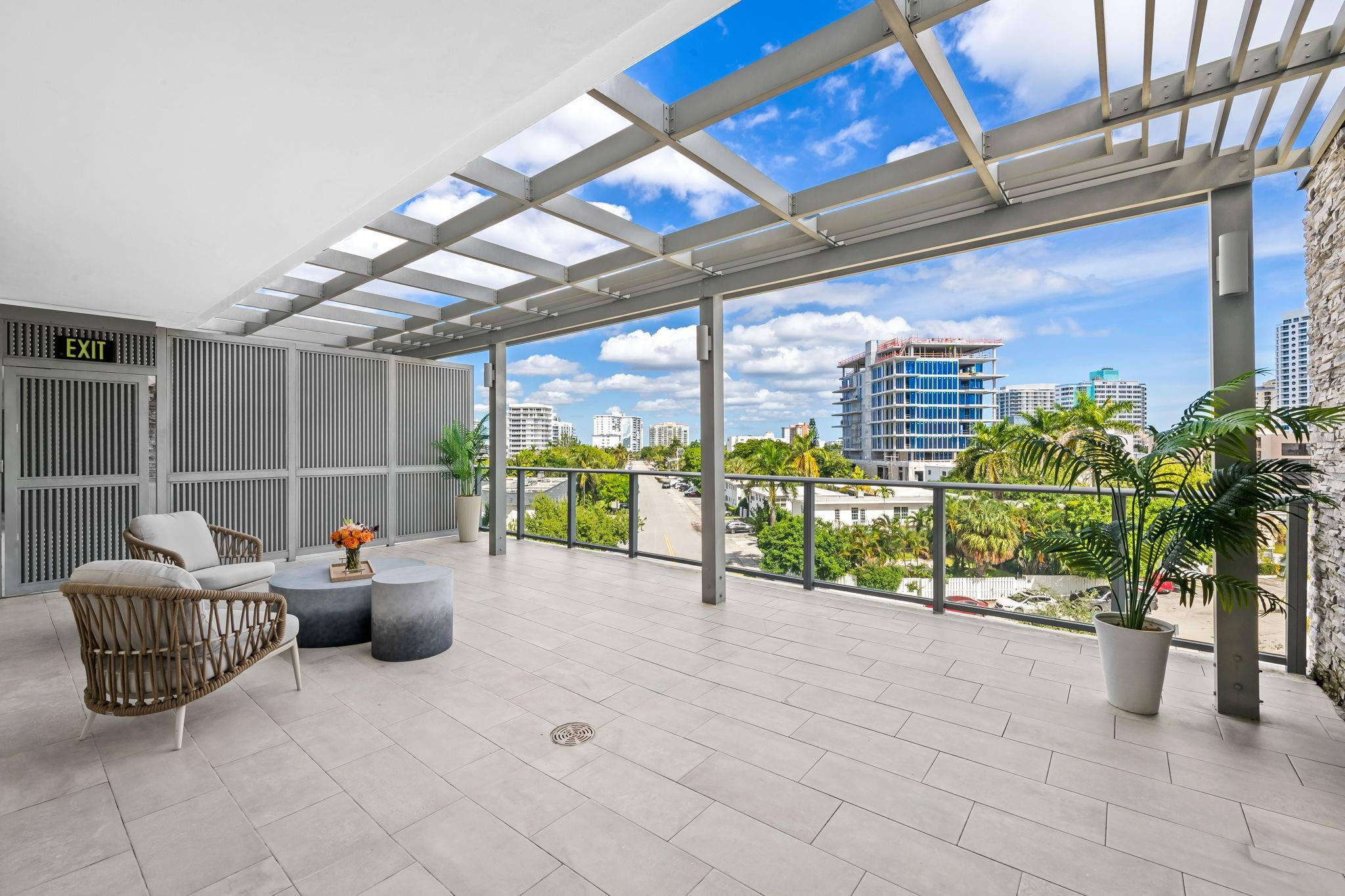 435 Bayshore Dr 302