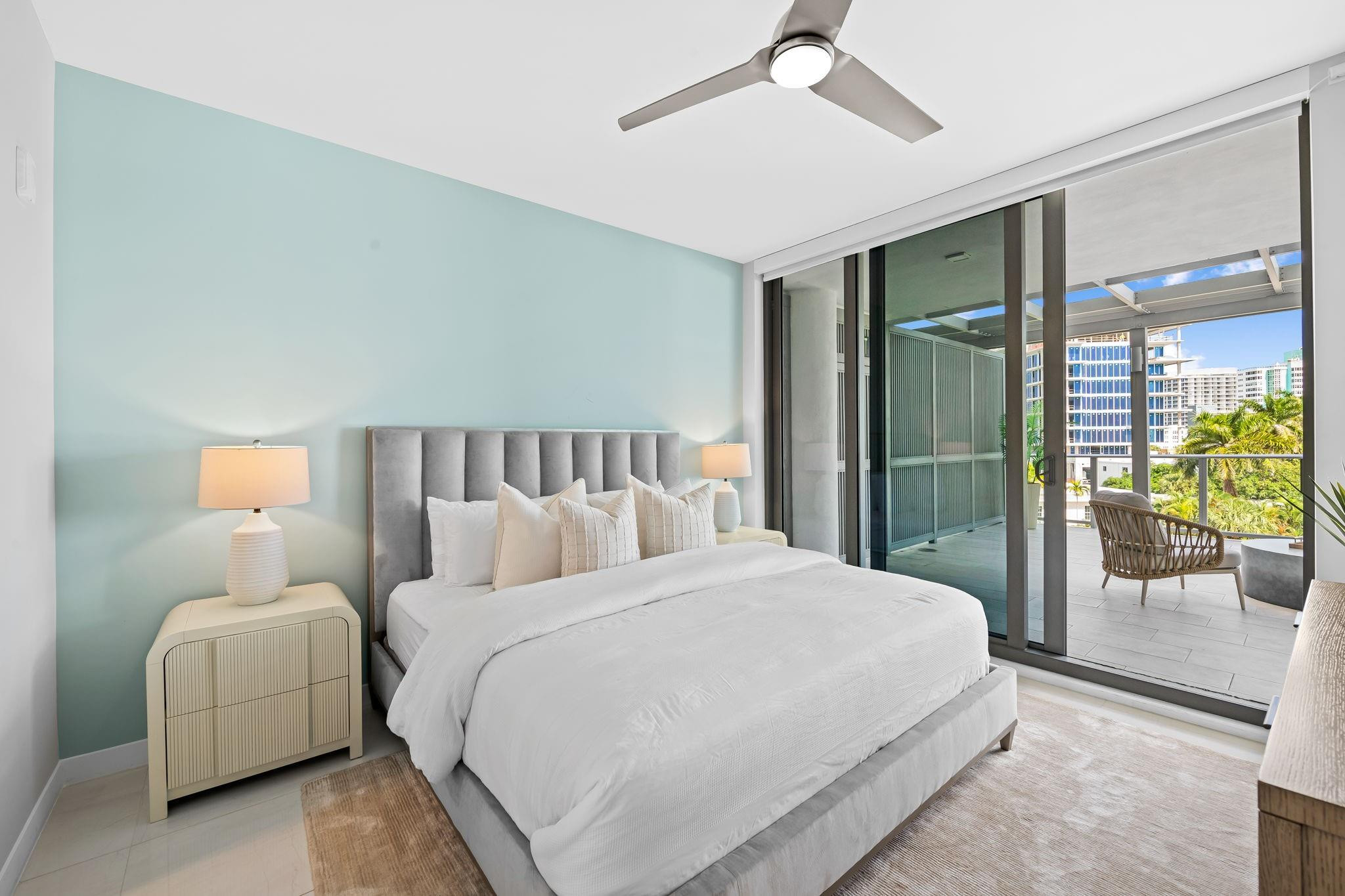 435 Bayshore Dr 302