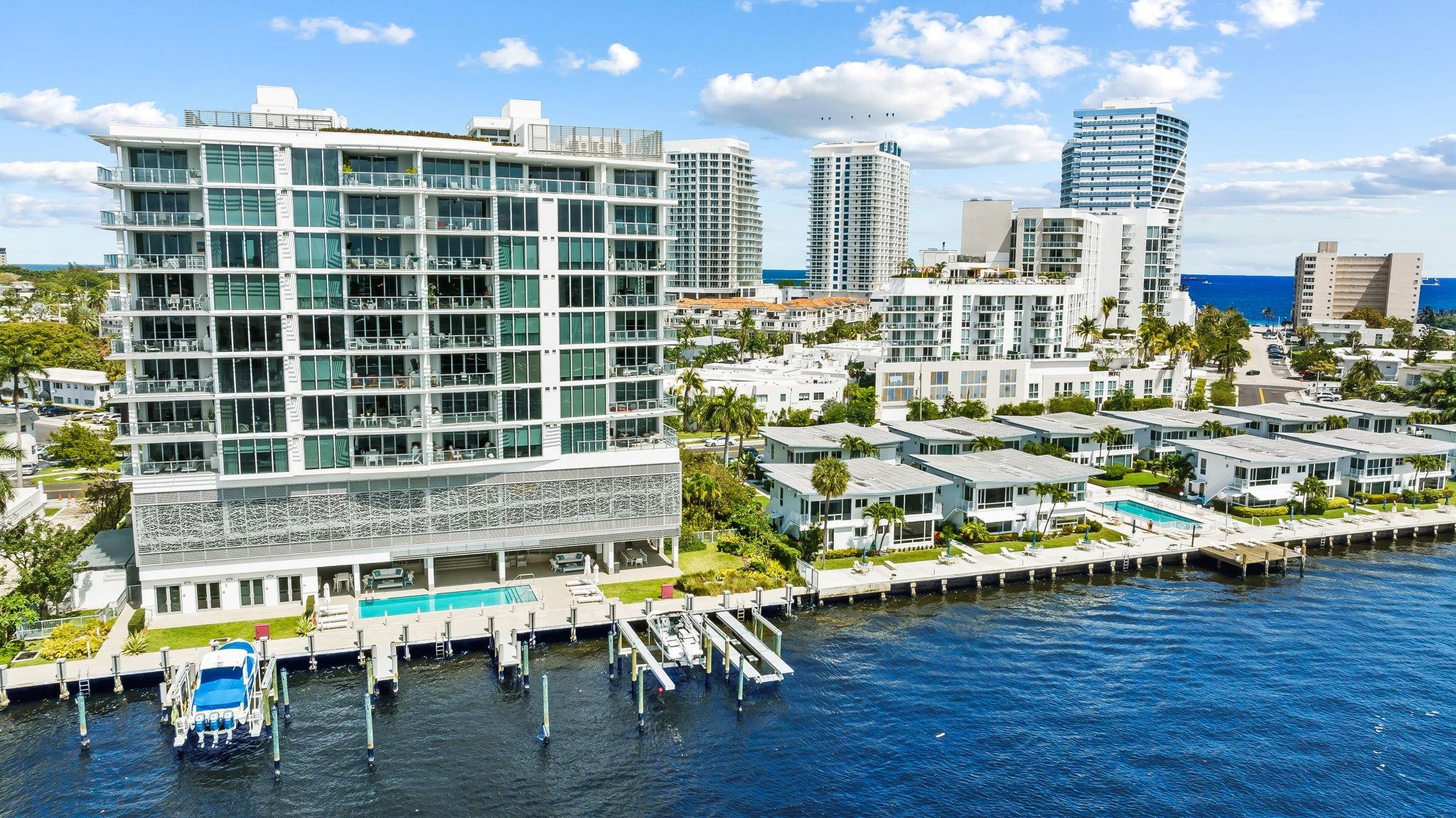 435 Bayshore Dr 302