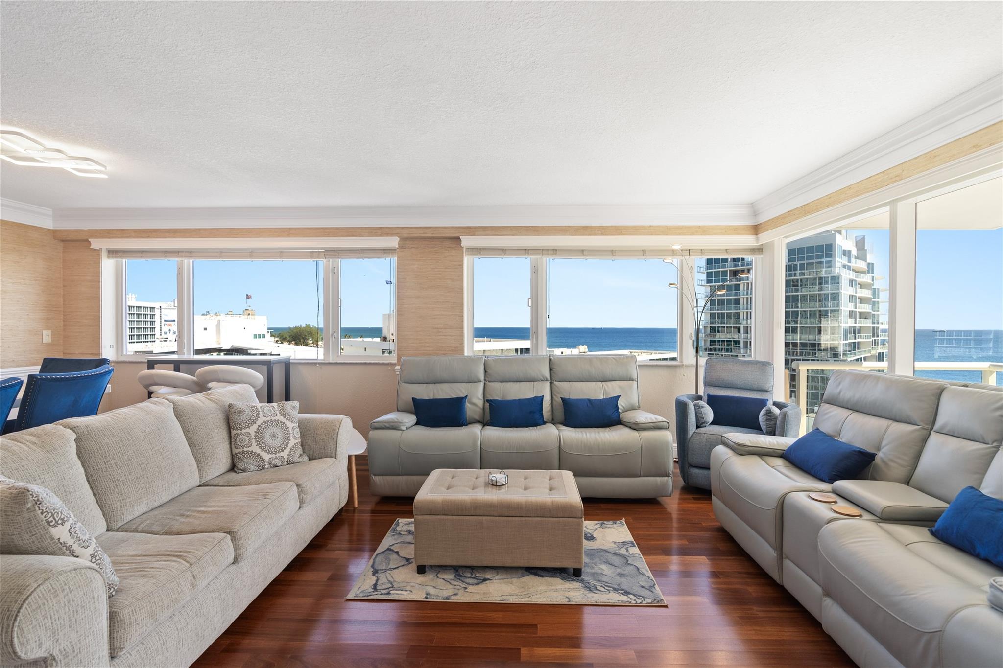 3000 Holiday Dr 1002