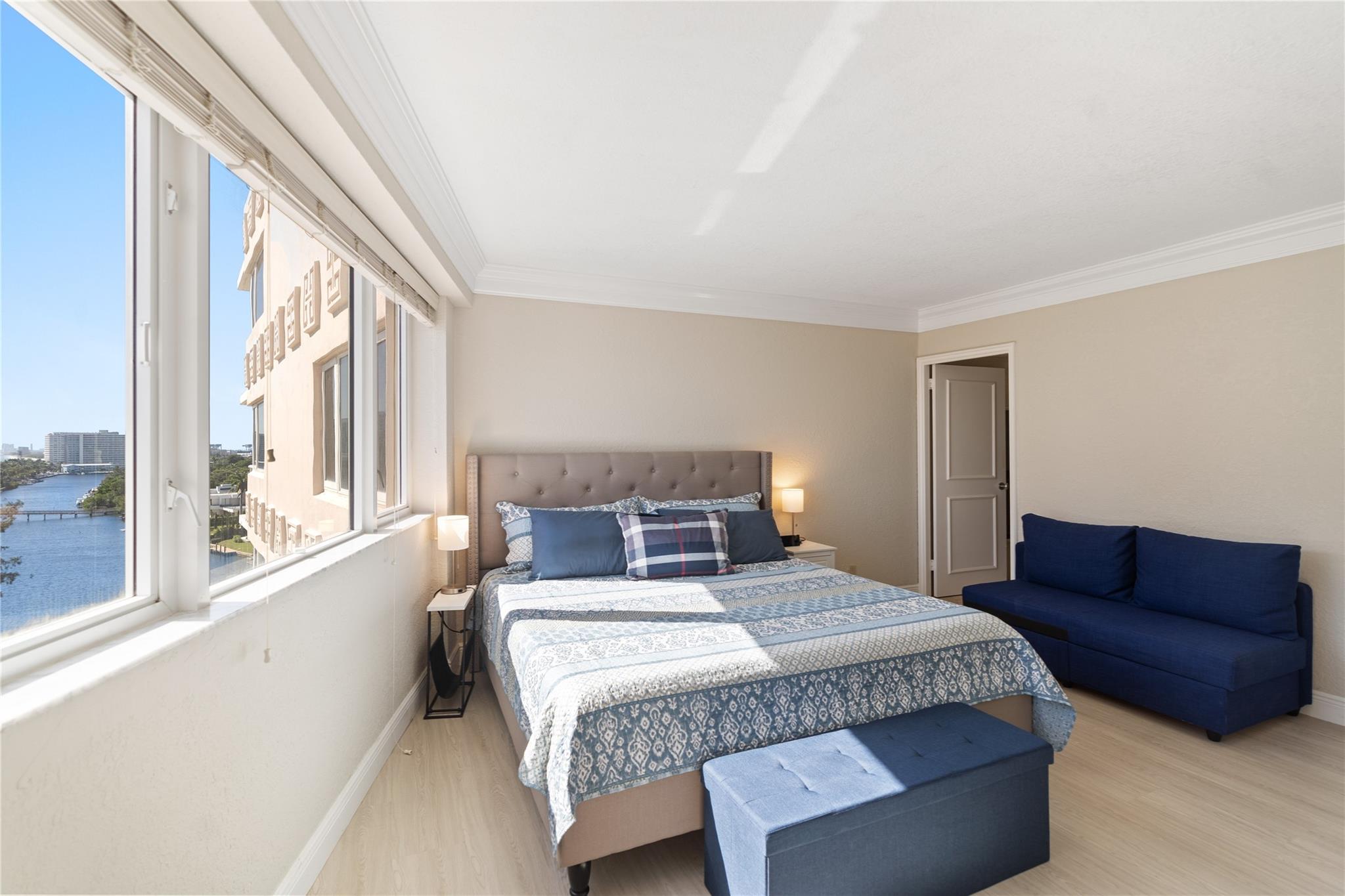 3000 Holiday Dr 1002