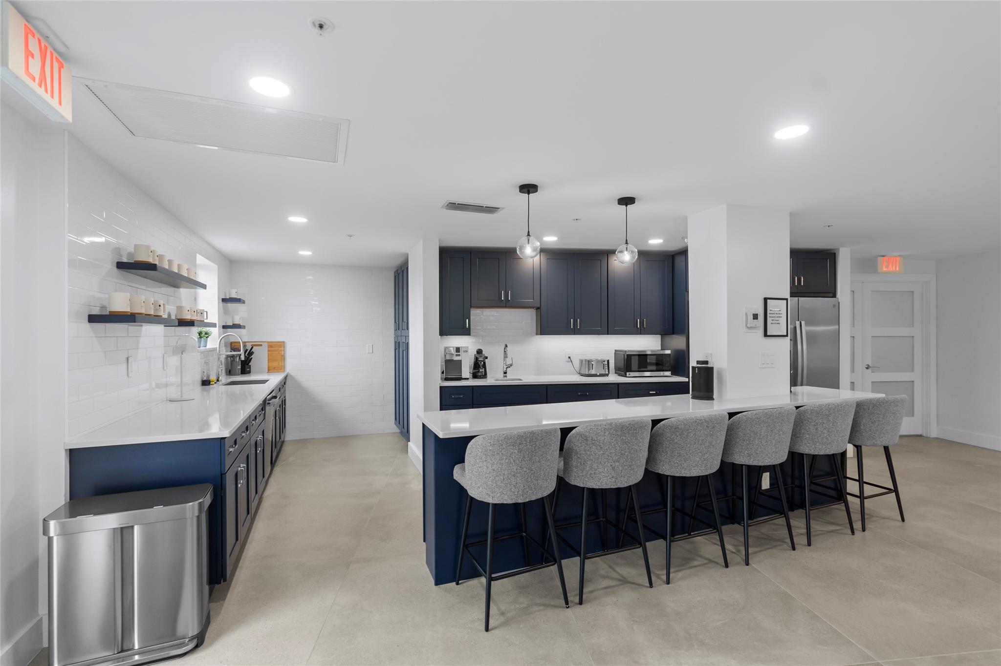 3000 Holiday Dr 1002