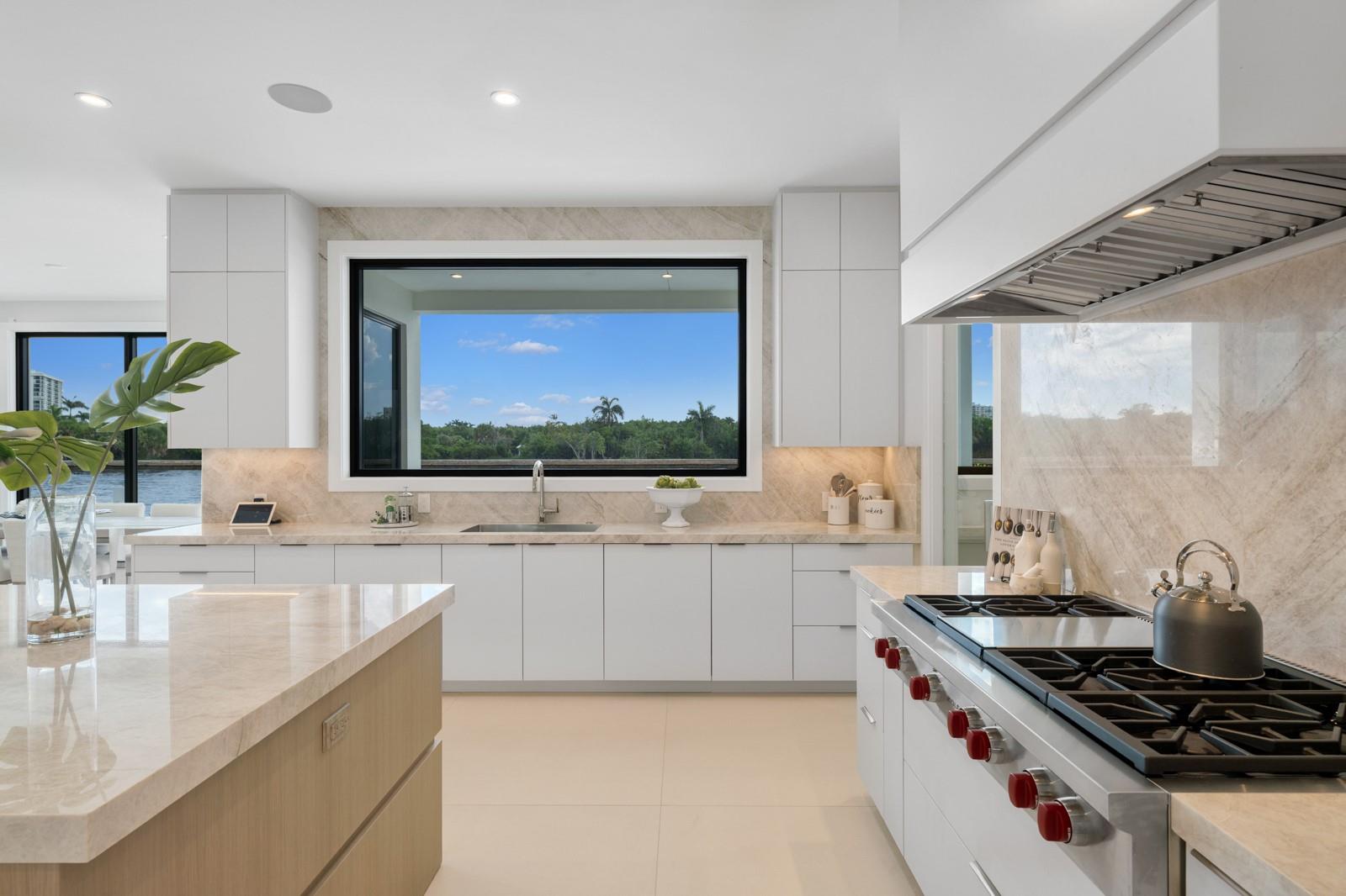 2010 Intracoastal Dr