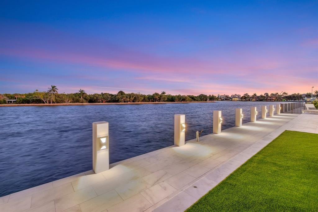 2010 Intracoastal Dr