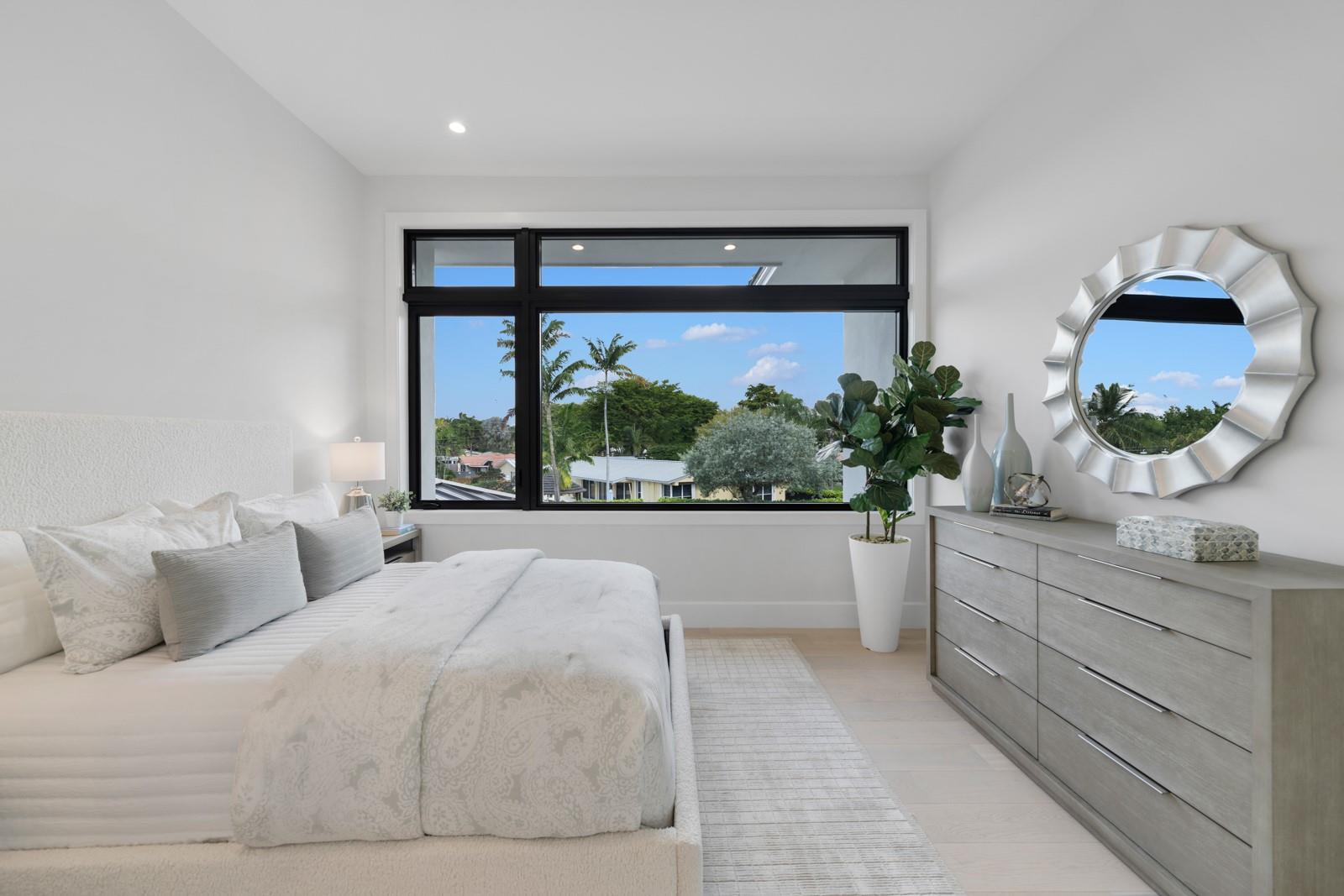 2010 Intracoastal Dr