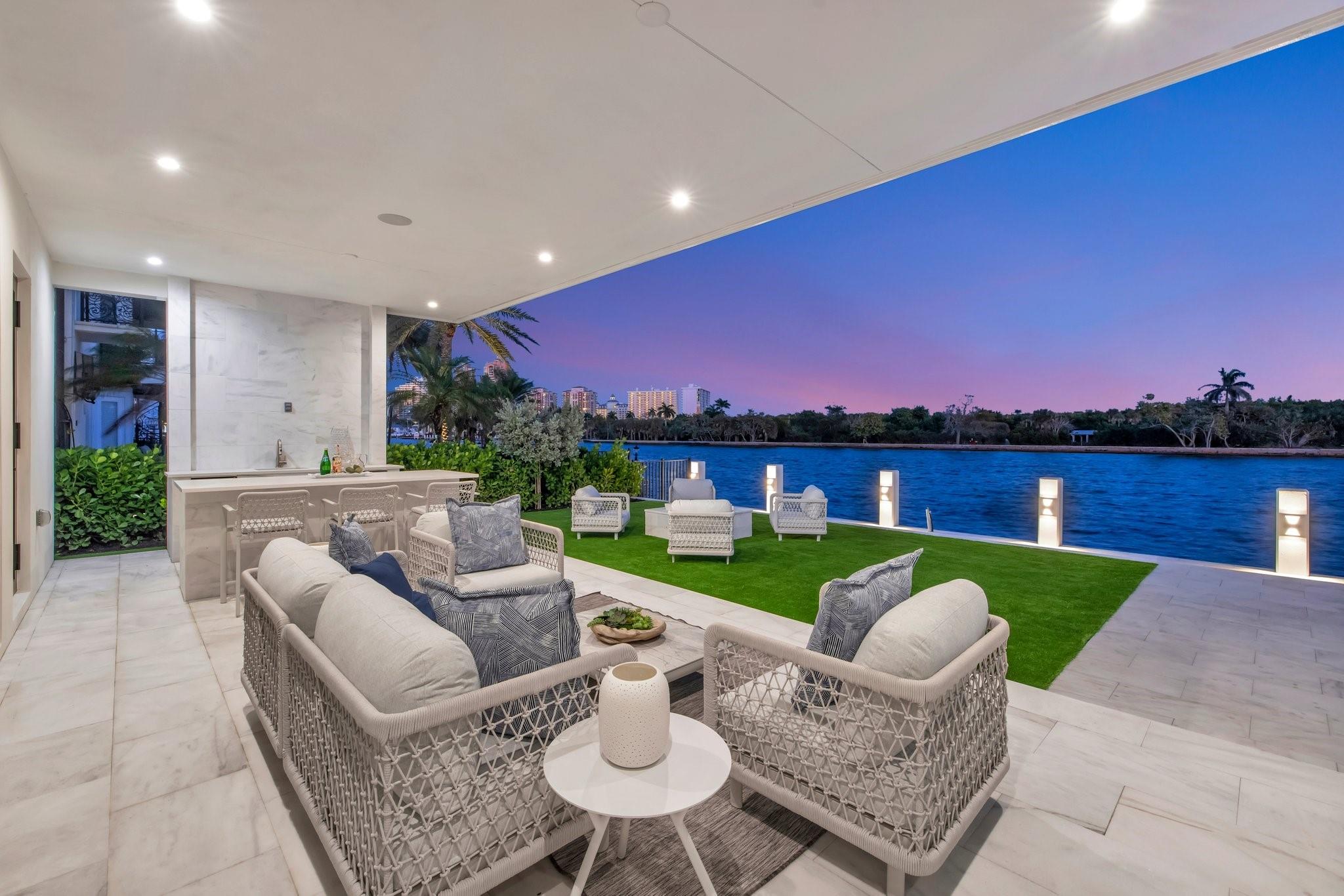 2010 Intracoastal Dr