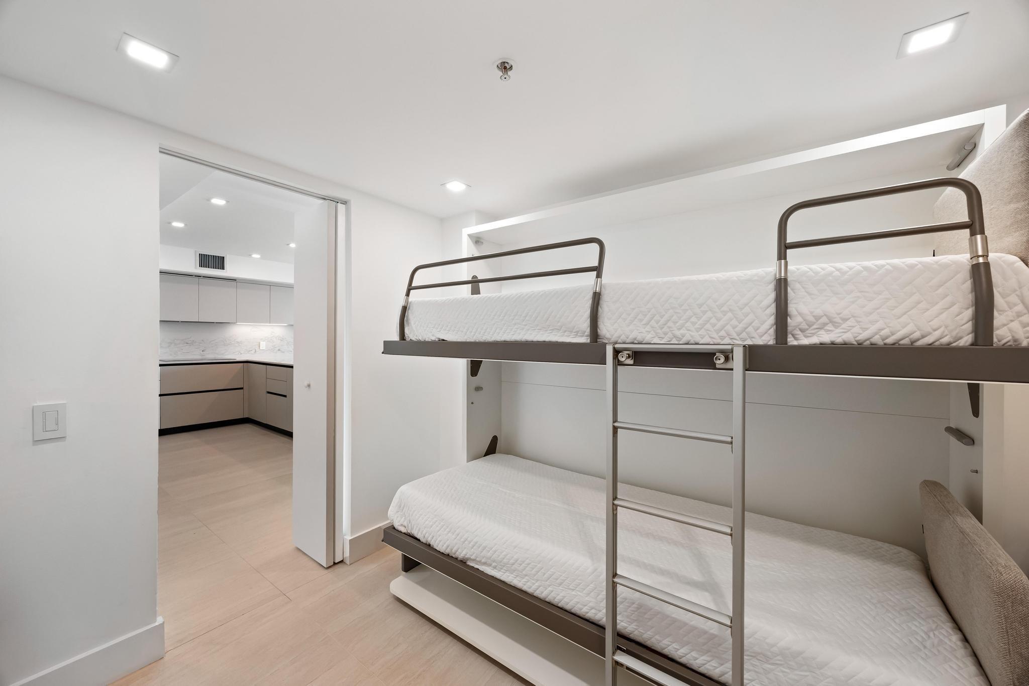 9499 Collins Ave 603