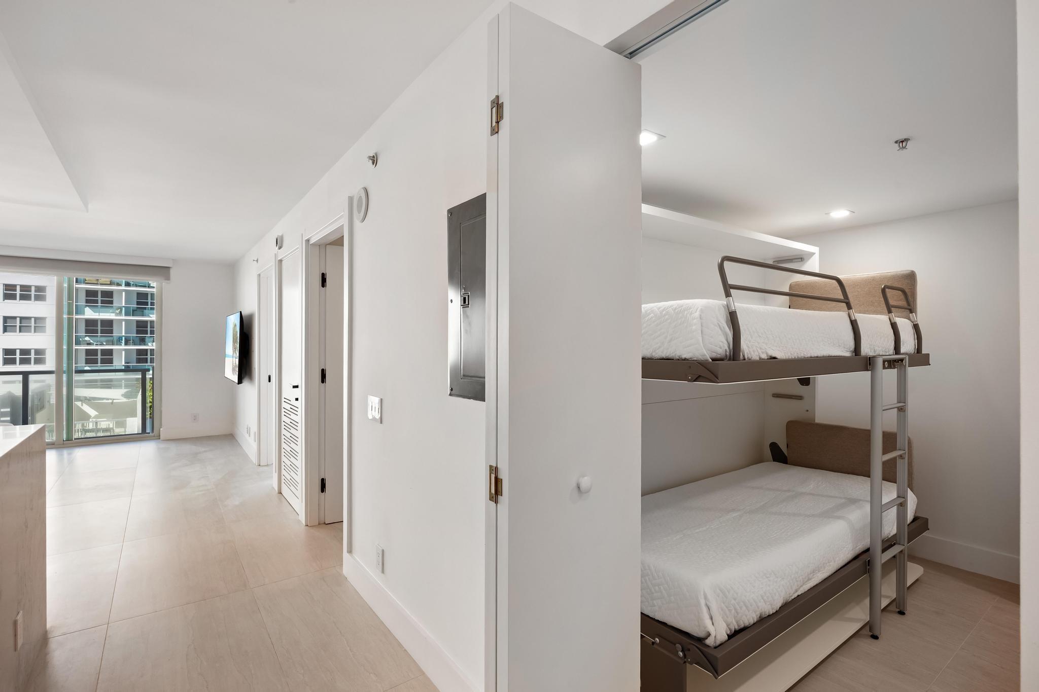 9499 Collins Ave 603