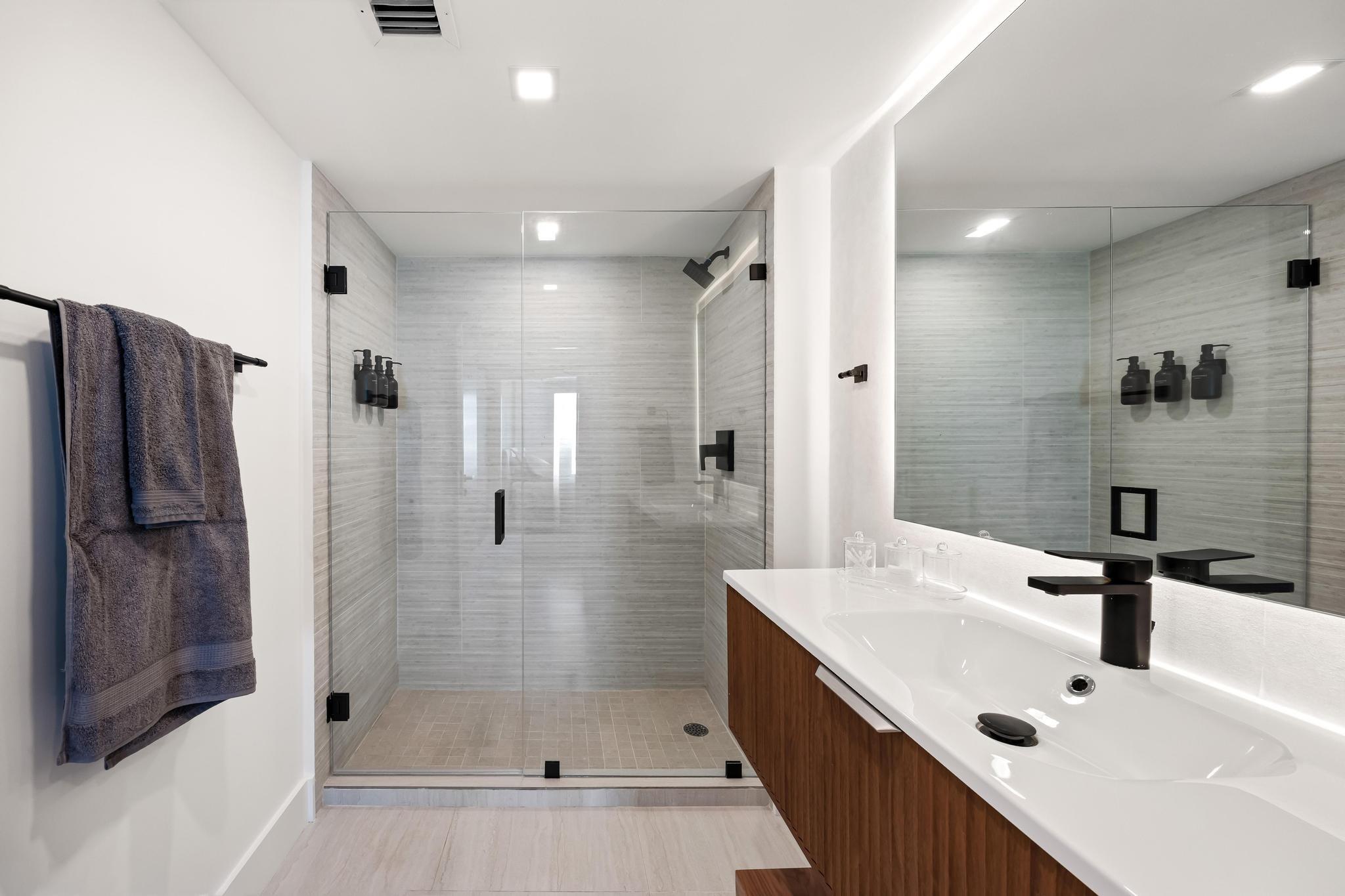 9499 Collins Ave 603