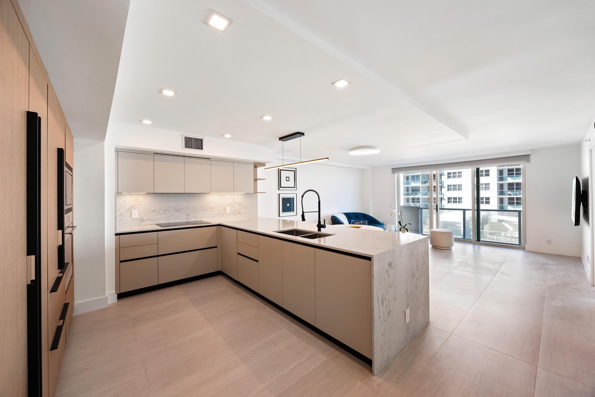 9499 Collins Ave 603