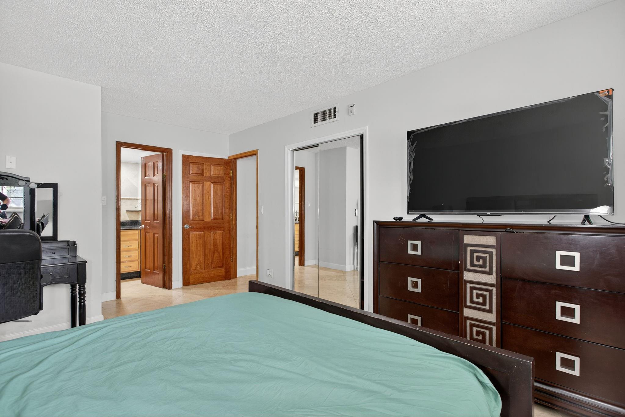 2671 S Course Dr 206