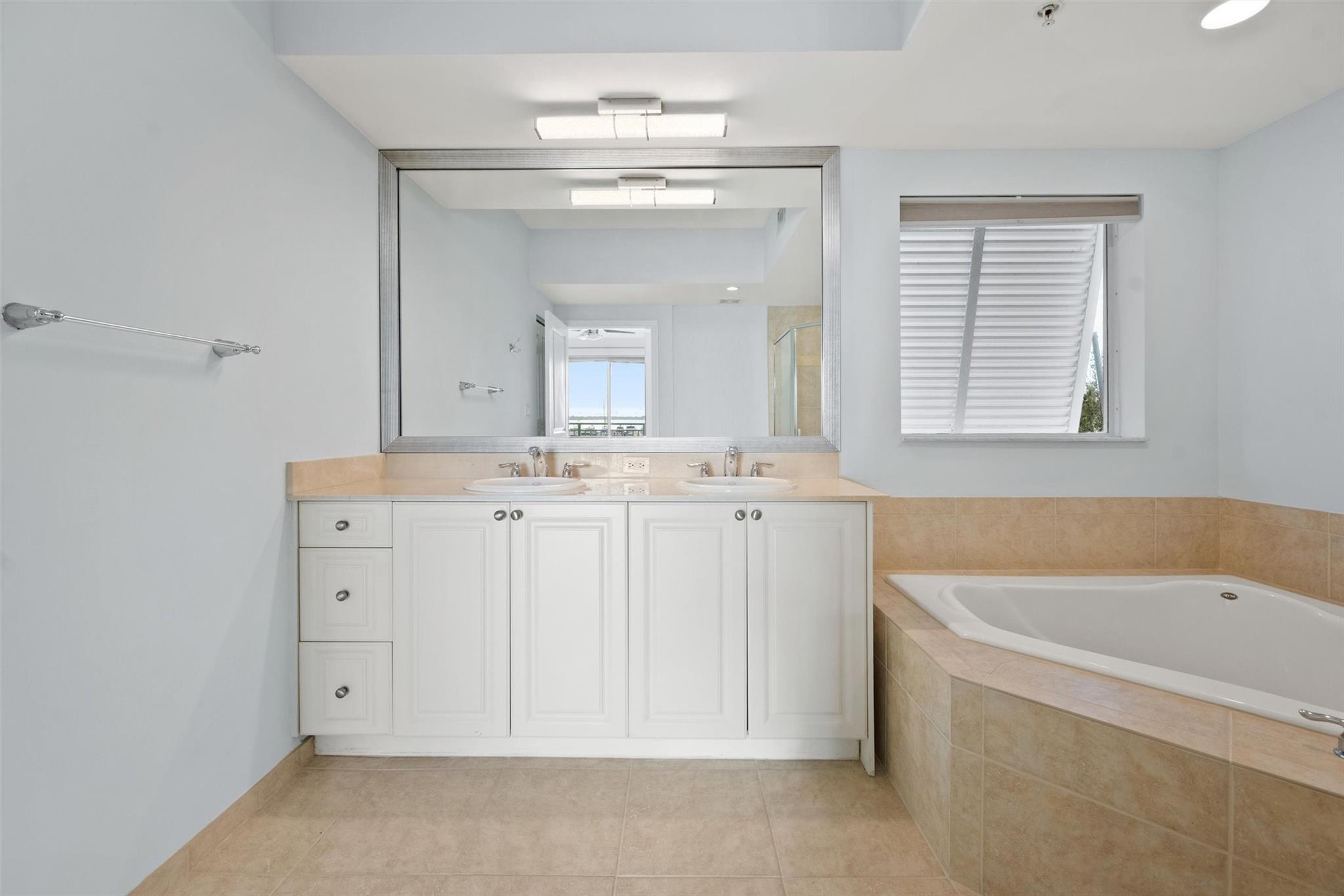 675 NW Flagler Ave 303