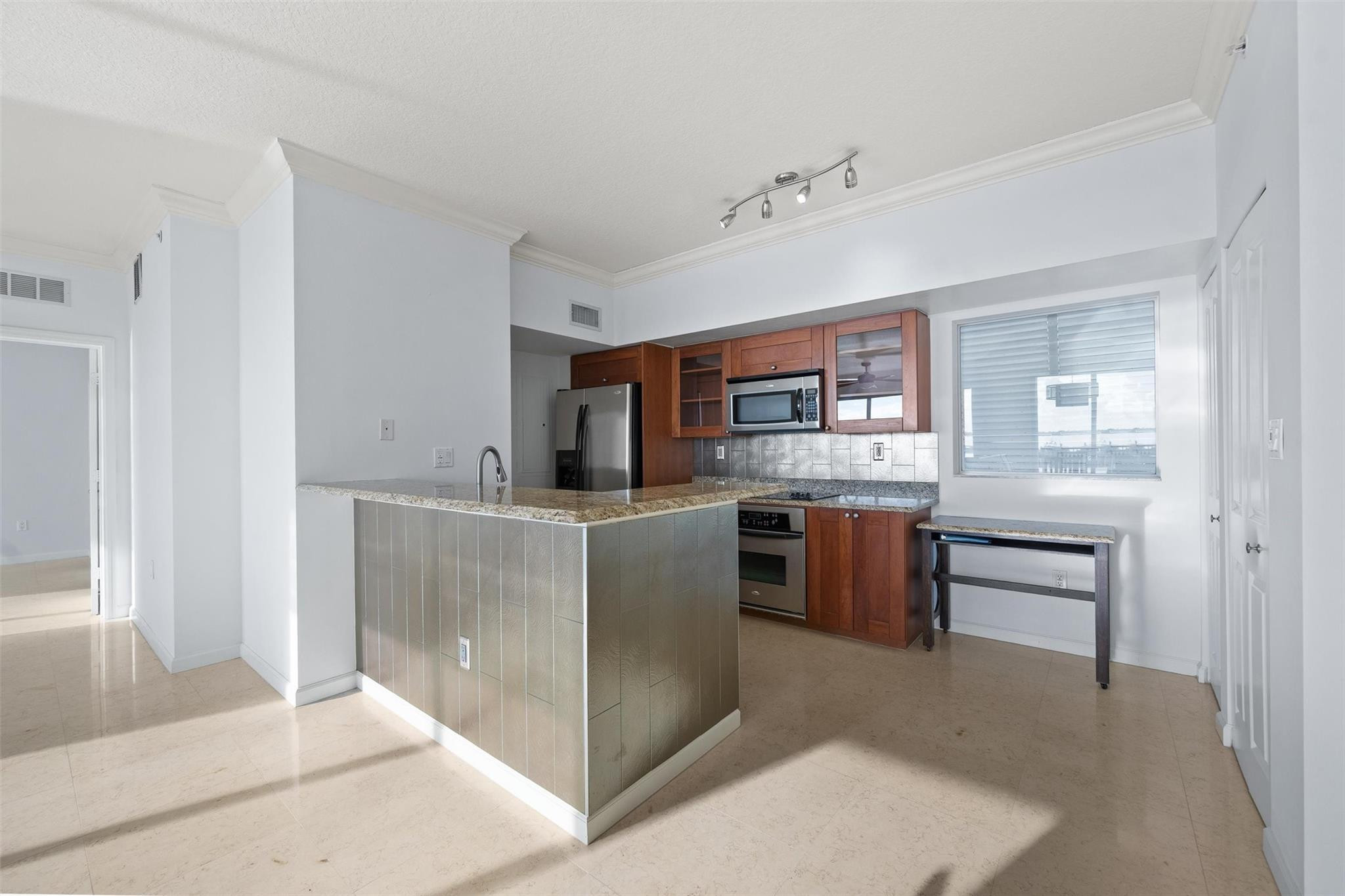 675 NW Flagler Ave 303