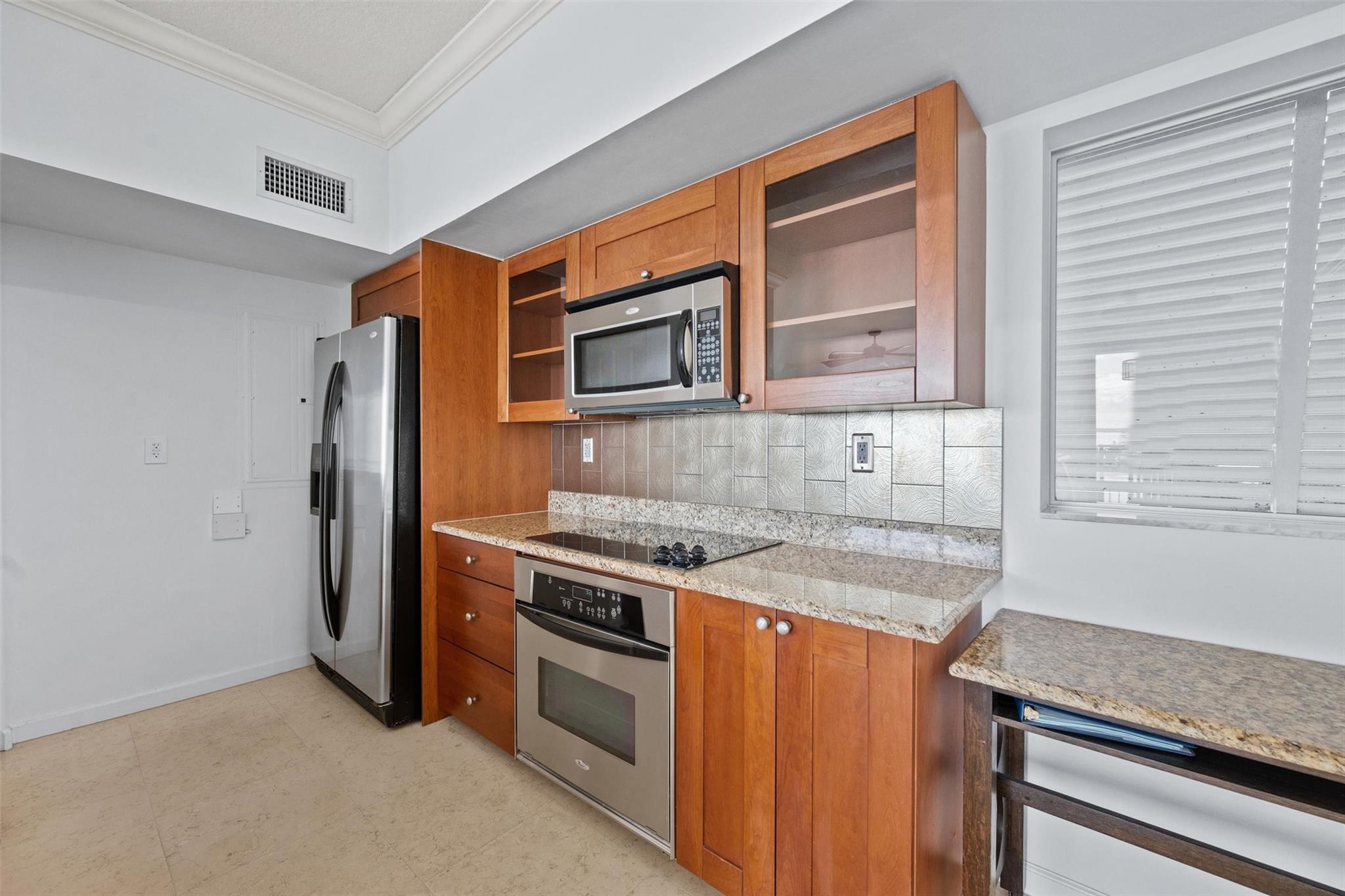 675 NW Flagler Ave 303