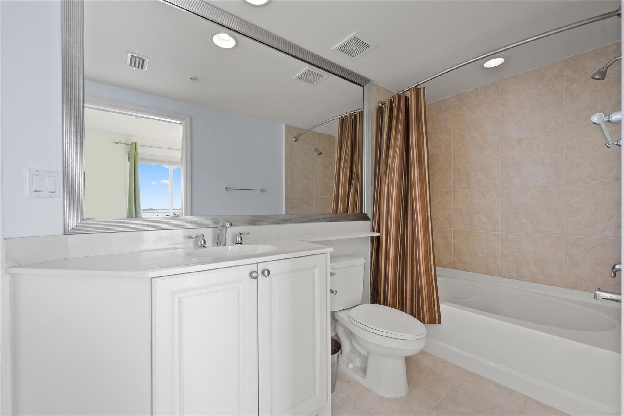 675 NW Flagler Ave 303