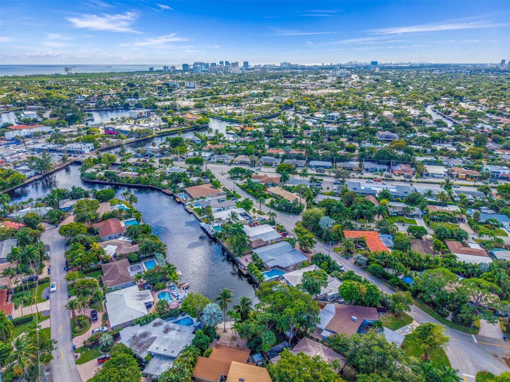 2133 Coral Gardens Dr