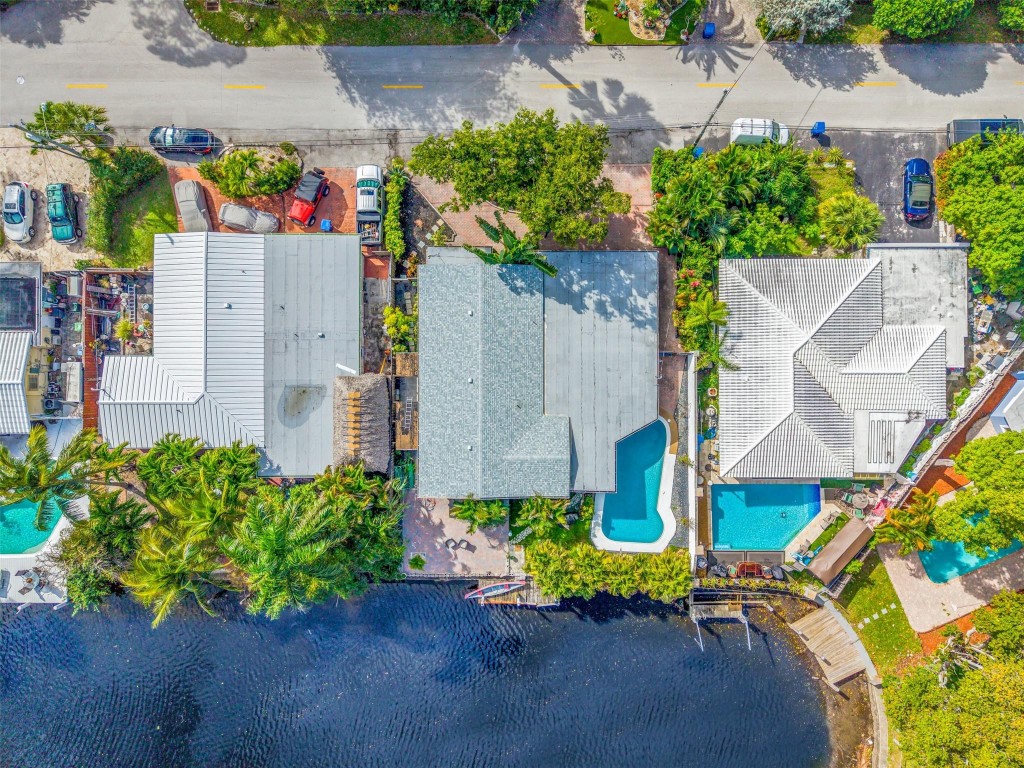 2133 Coral Gardens Dr