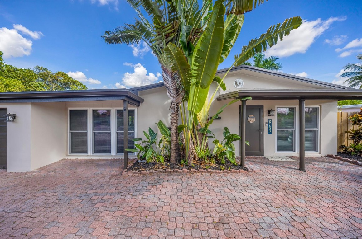 2133 Coral Gardens Dr