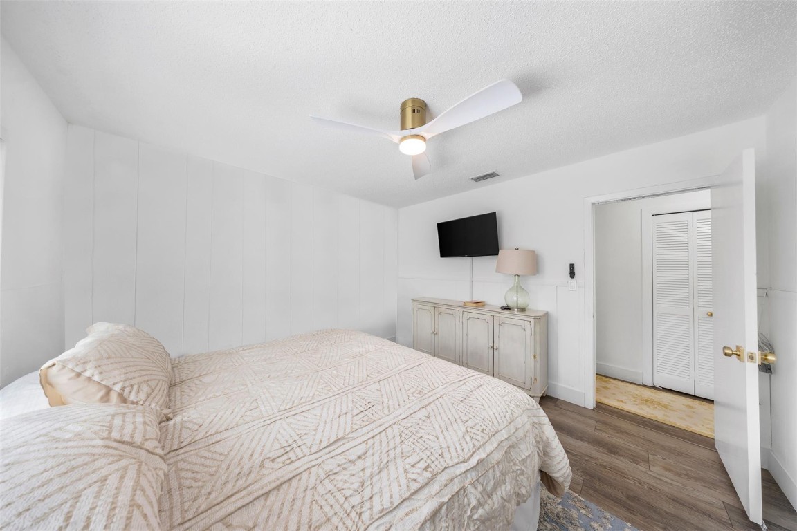 2133 Coral Gardens Dr