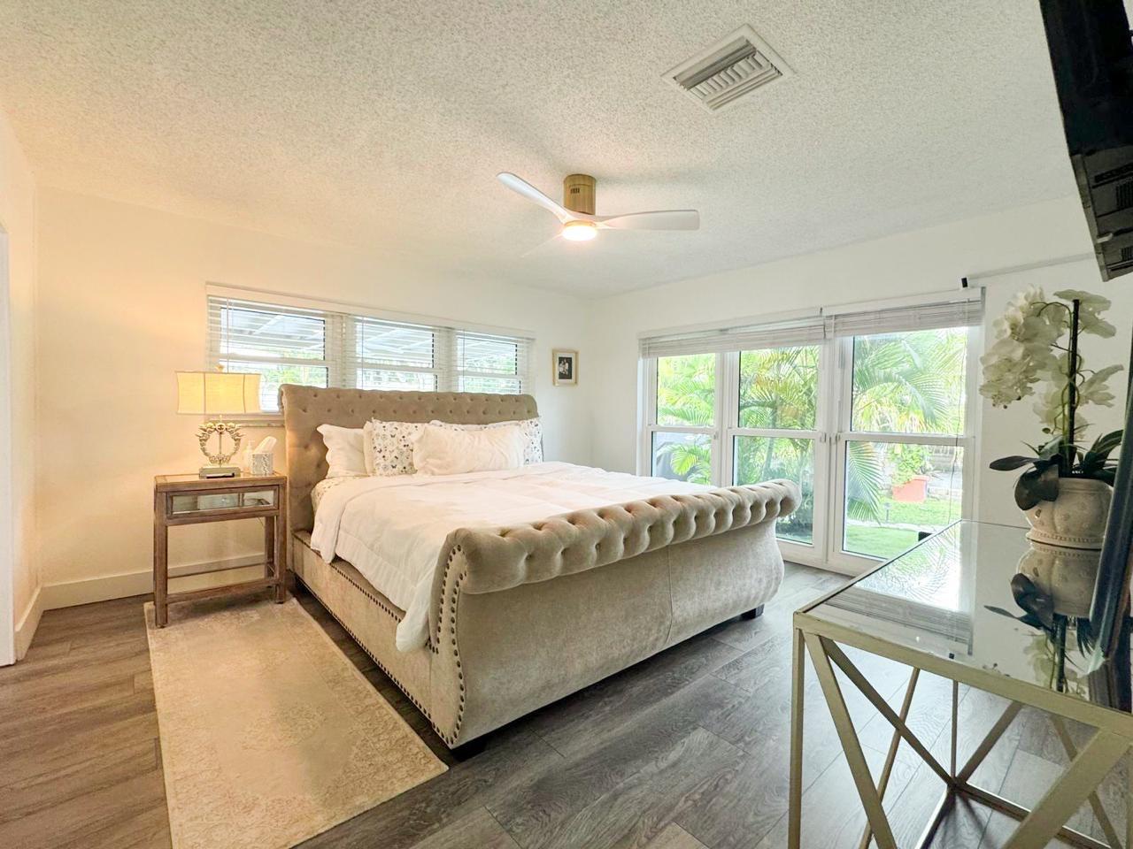 2133 Coral Gardens Dr