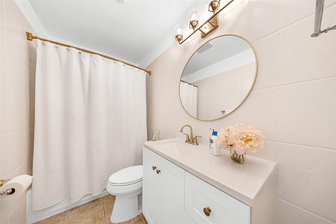 2133 Coral Gardens Dr