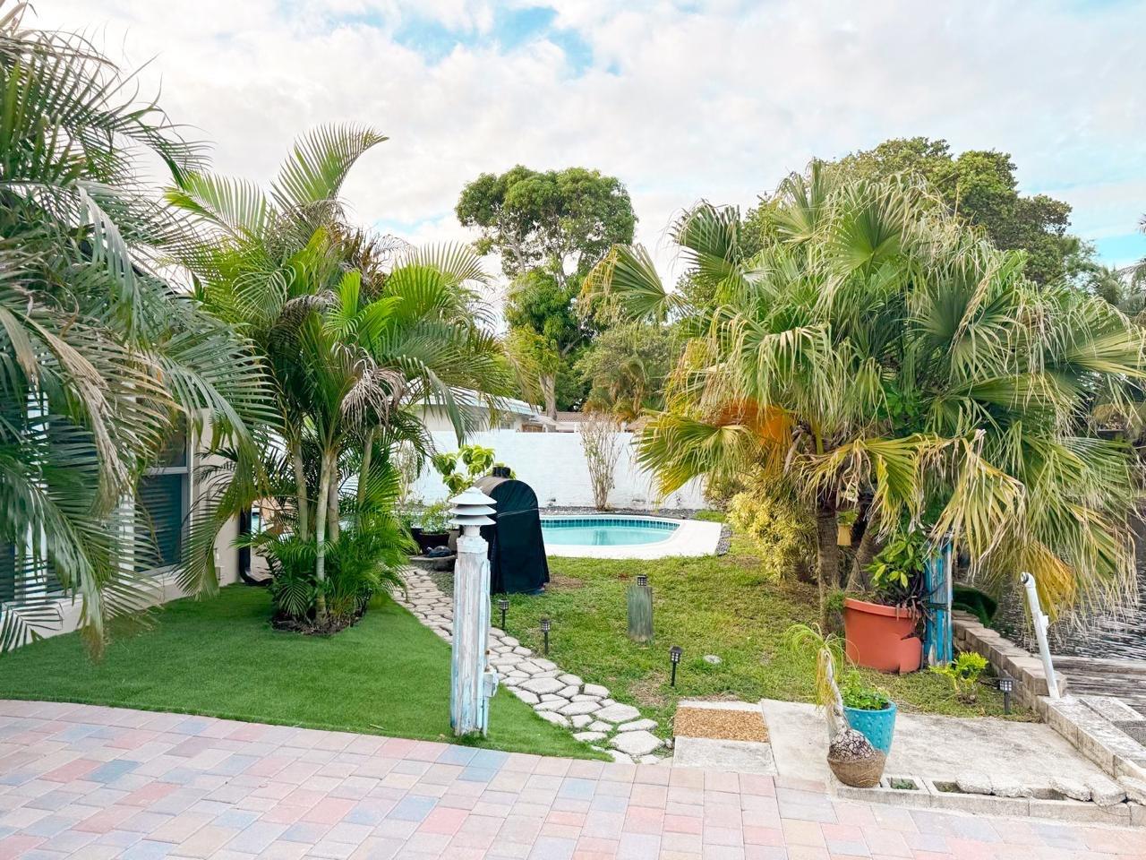 2133 Coral Gardens Dr