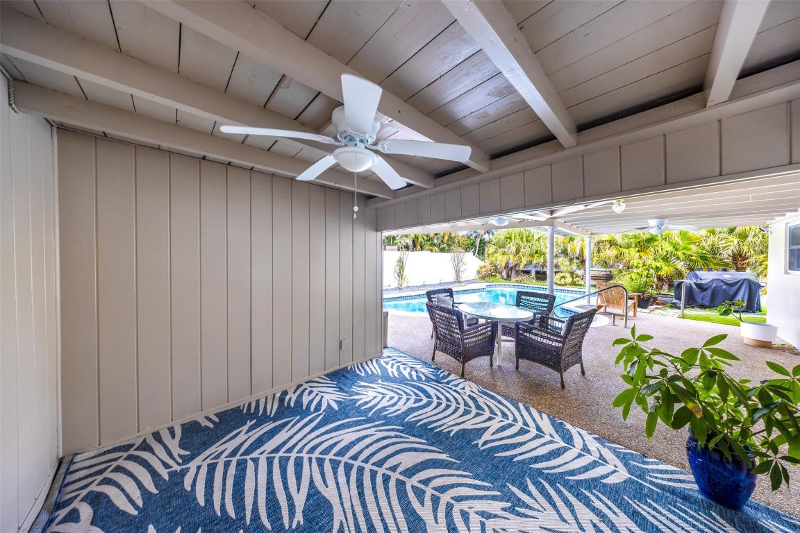 2133 Coral Gardens Dr