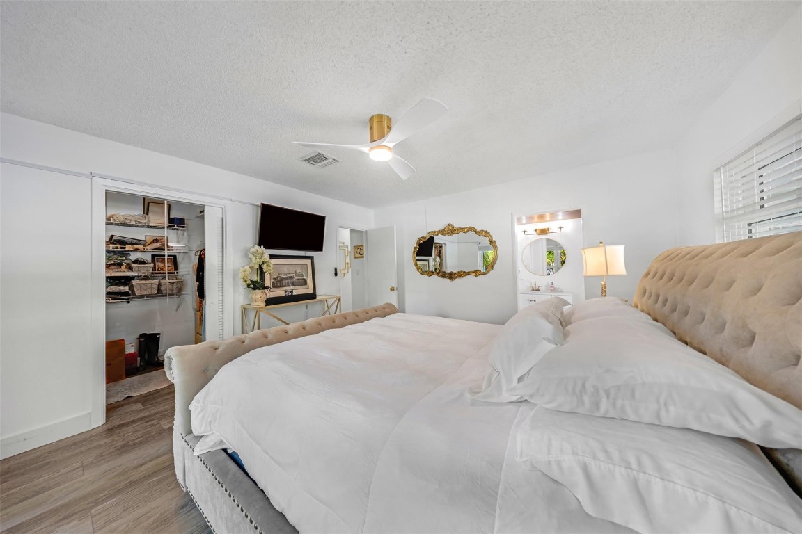 2133 Coral Gardens Dr