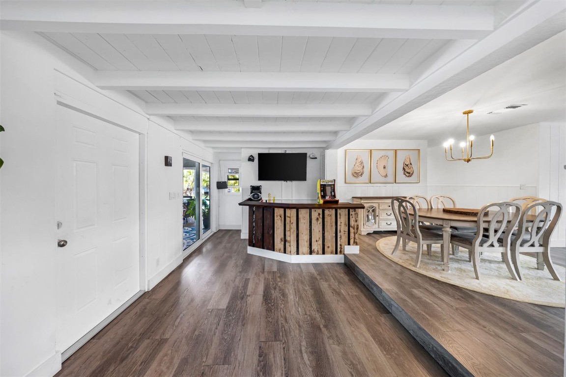 2133 Coral Gardens Dr