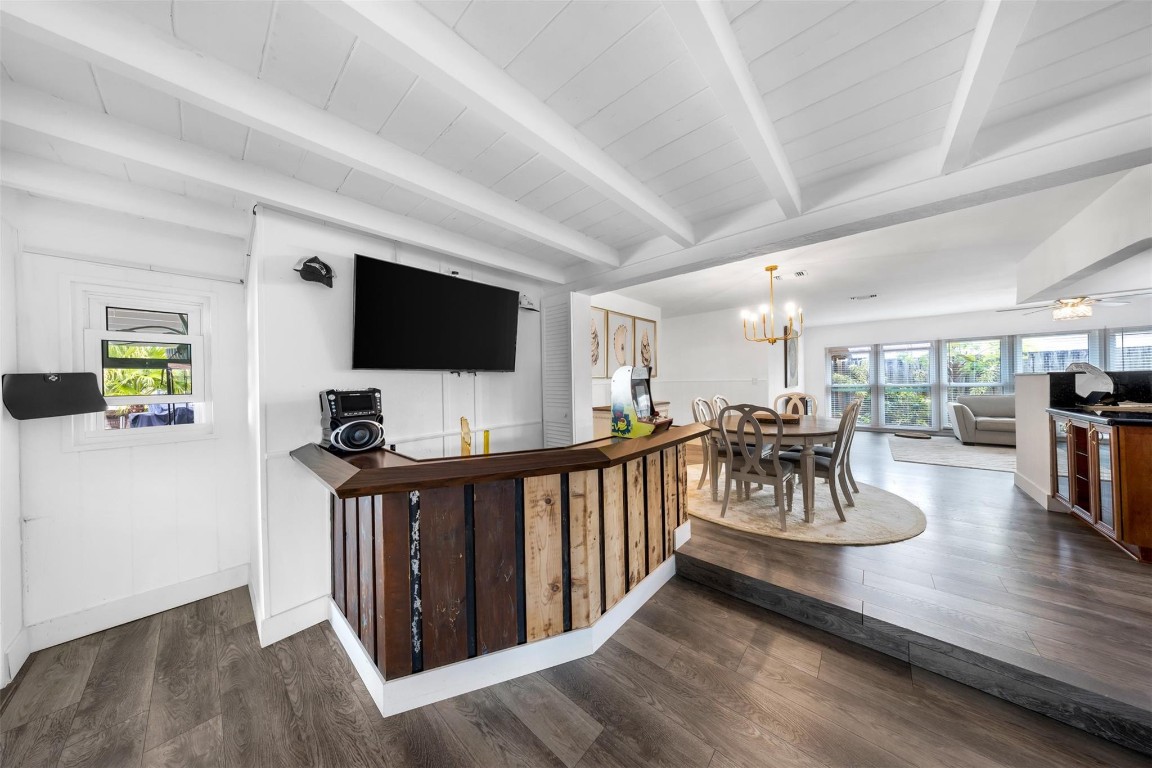 2133 Coral Gardens Dr