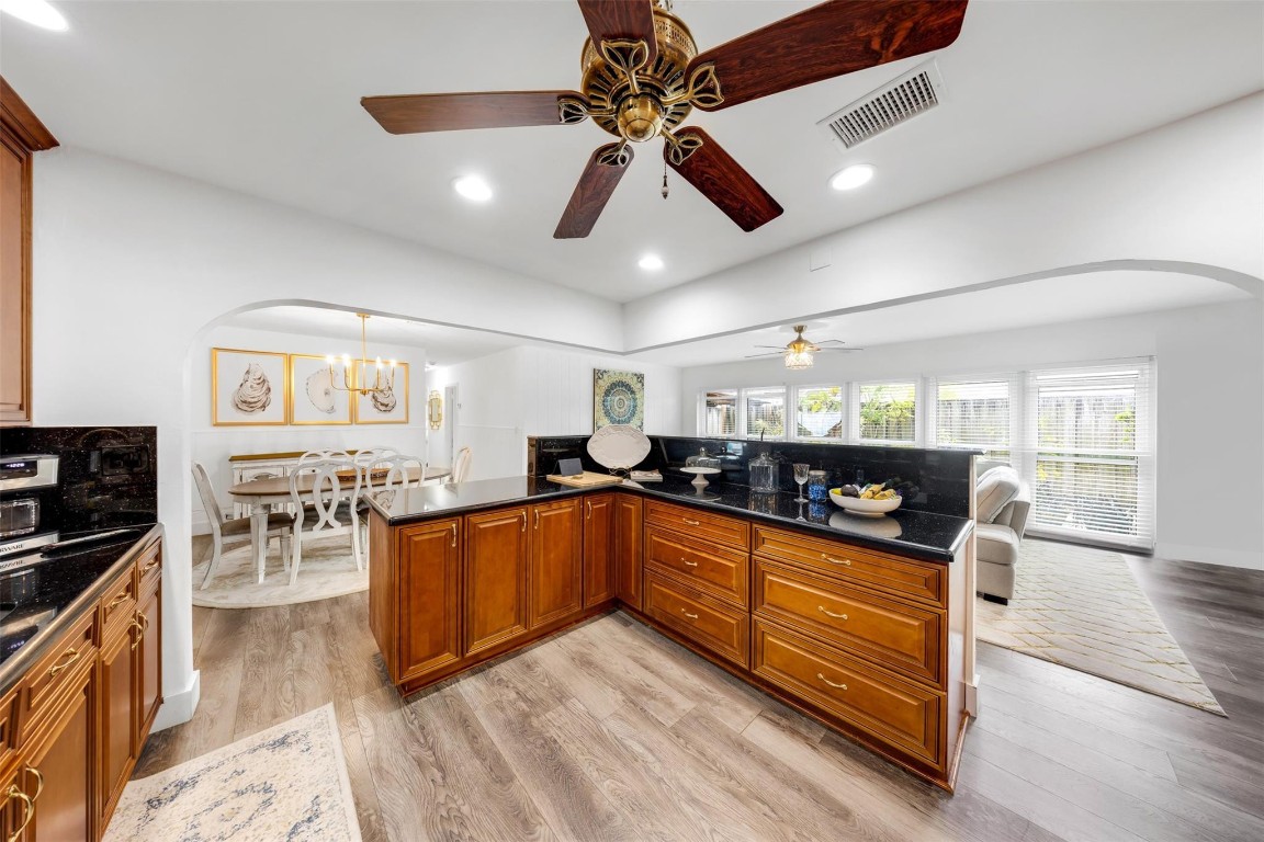 2133 Coral Gardens Dr