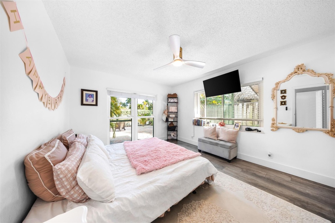 2133 Coral Gardens Dr