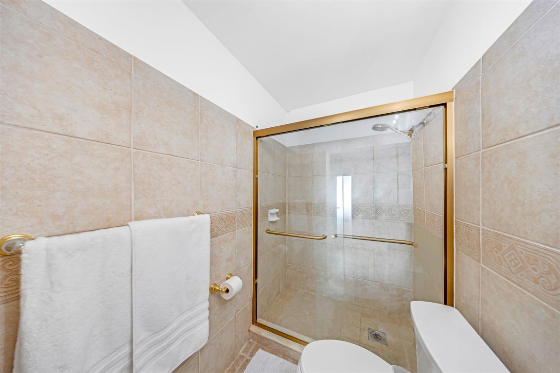 2133 Coral Gardens Dr