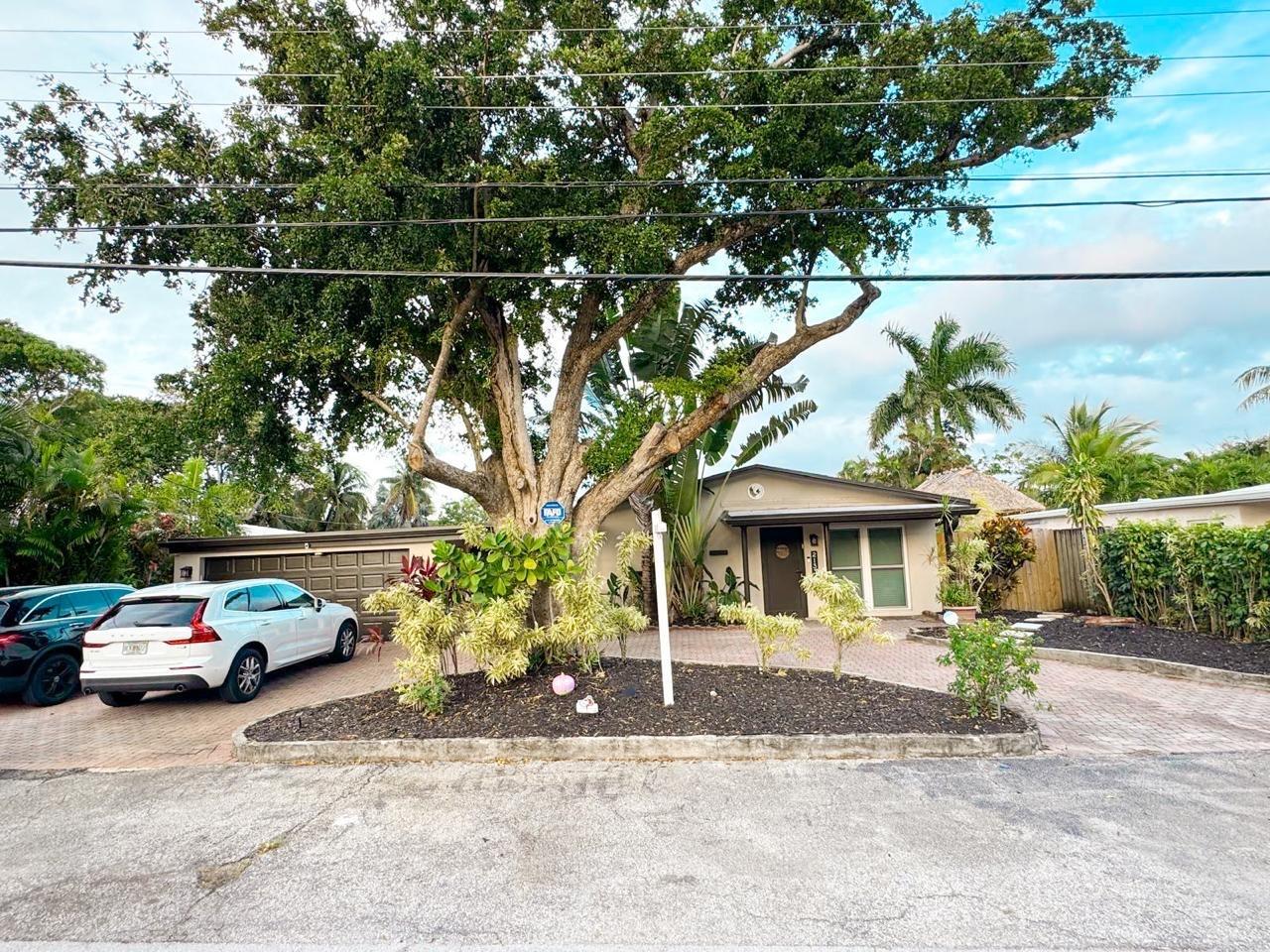 2133 Coral Gardens Dr