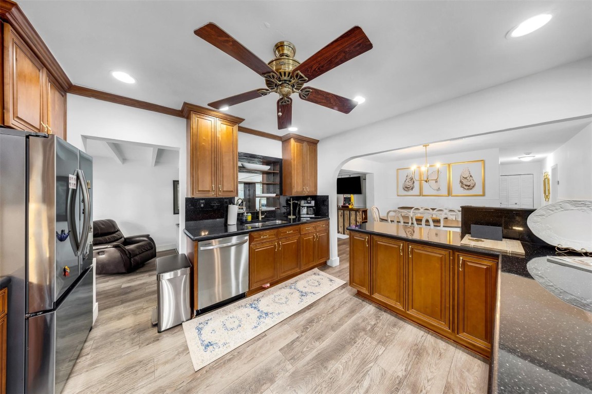 2133 Coral Gardens Dr