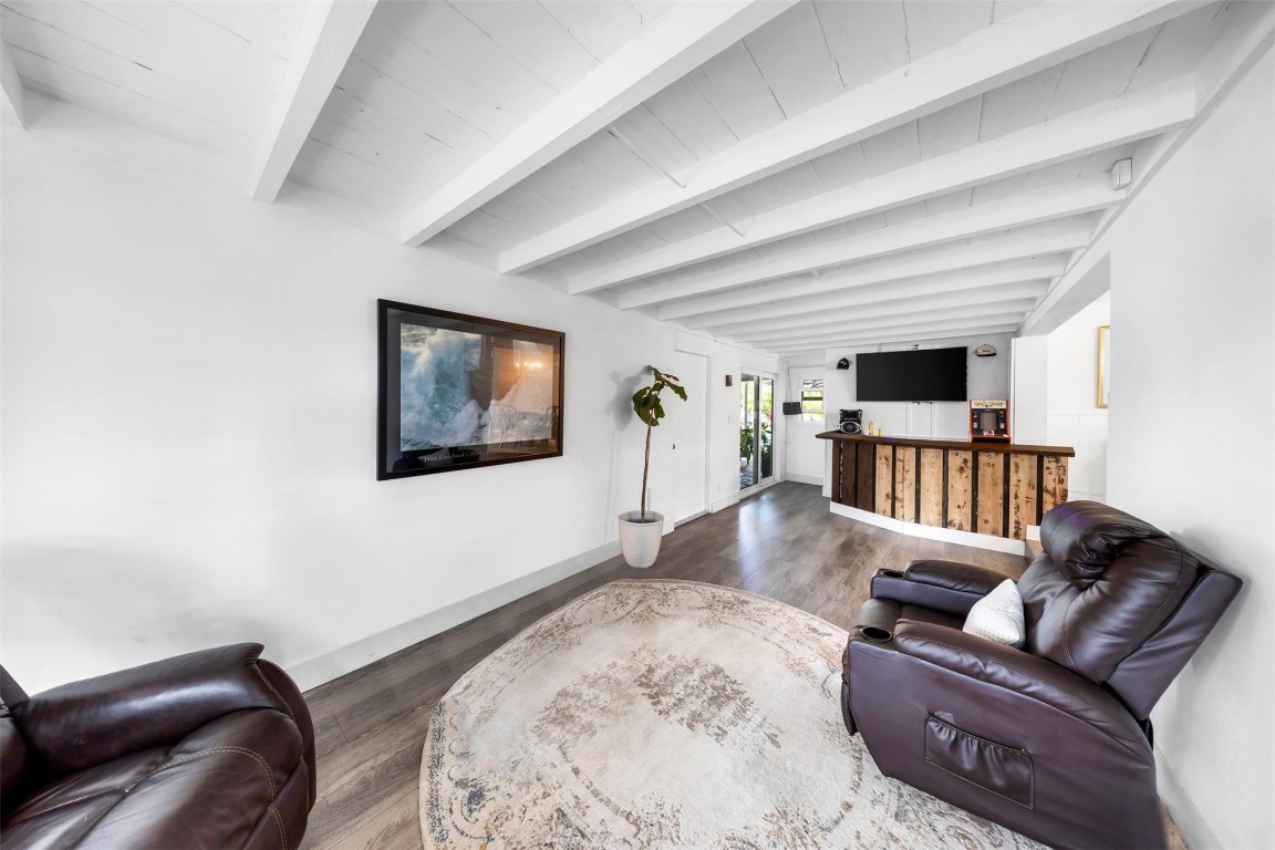 2133 Coral Gardens Dr