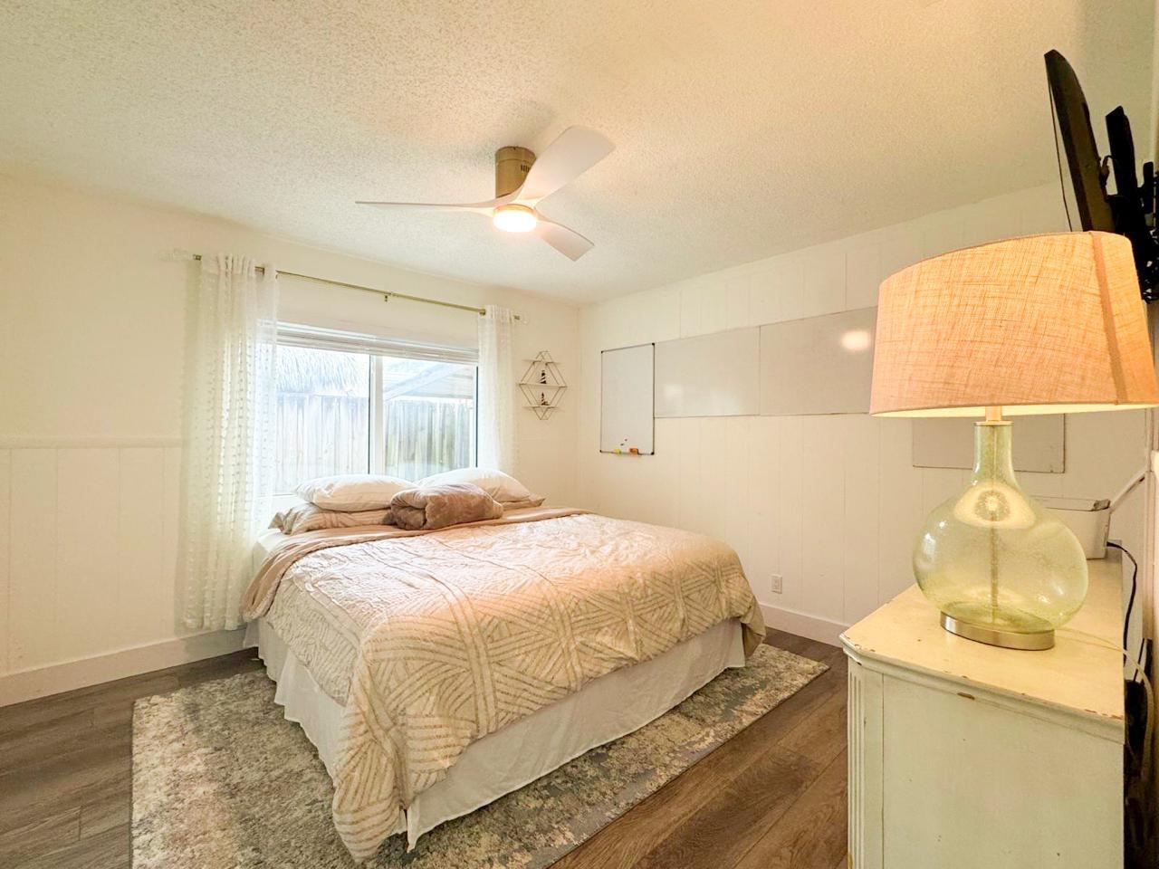 2133 Coral Gardens Dr