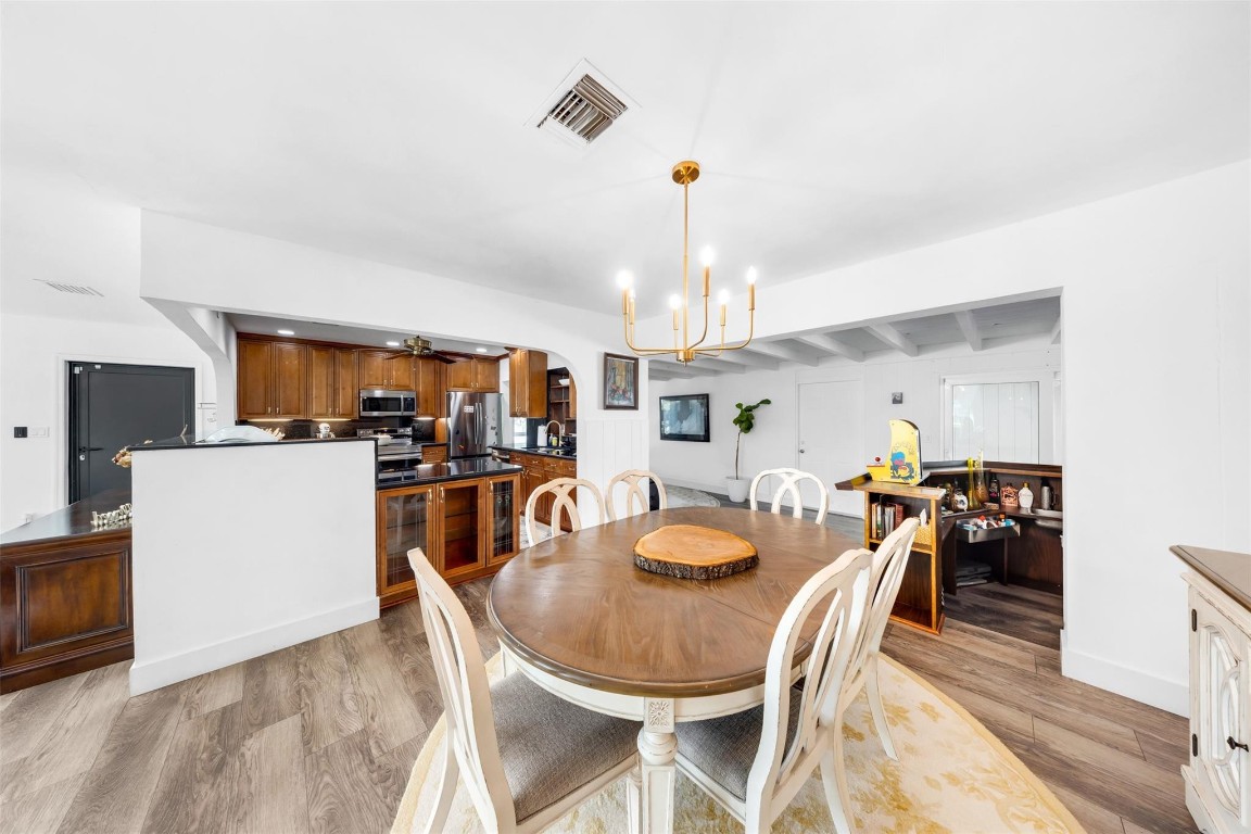 2133 Coral Gardens Dr