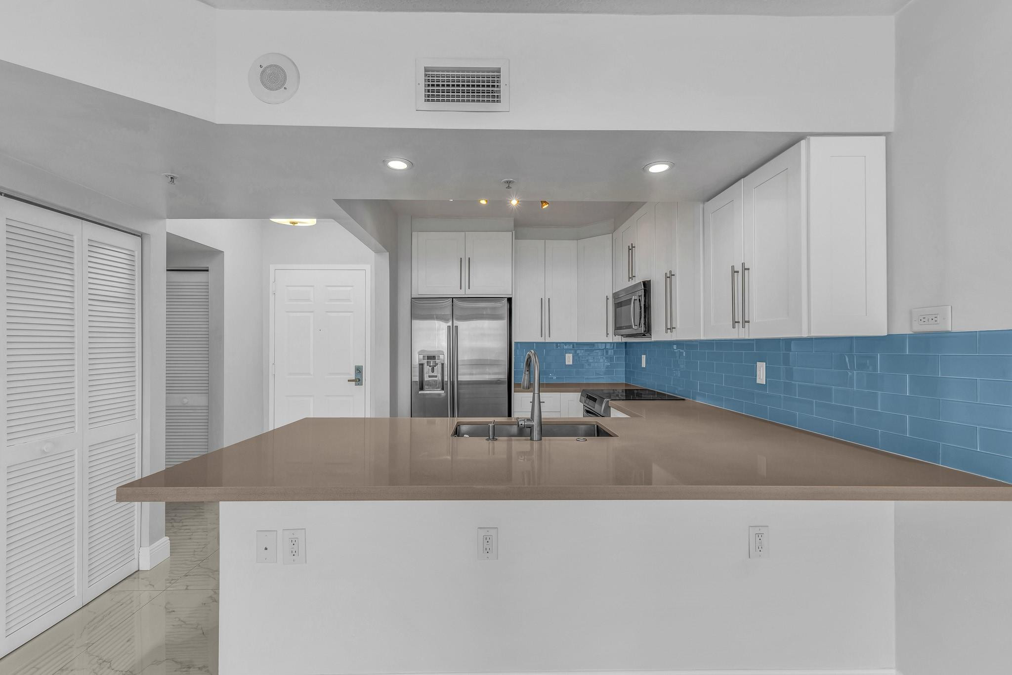 3020 NE 32nd Ave 905