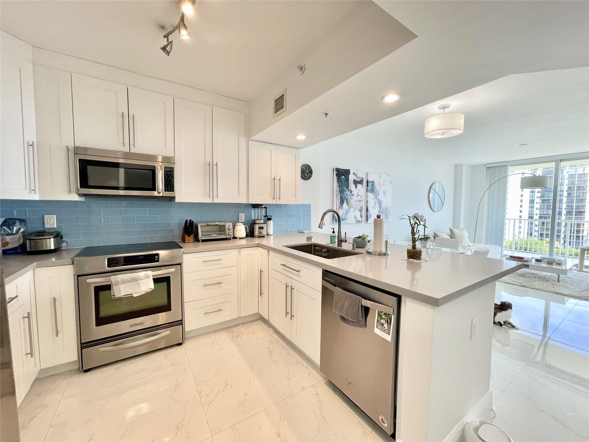 3020 NE 32nd Ave 905