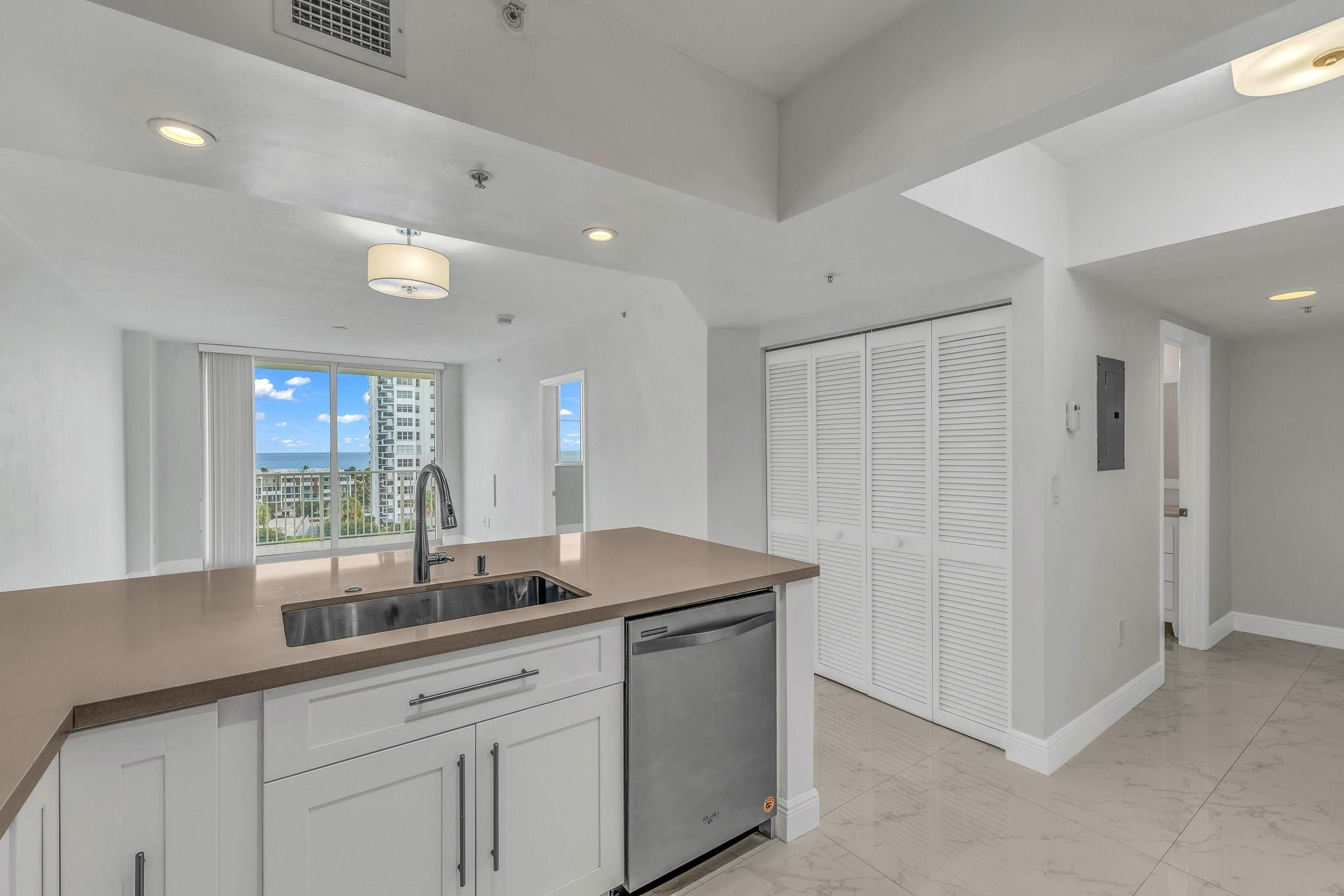 3020 NE 32nd Ave 905