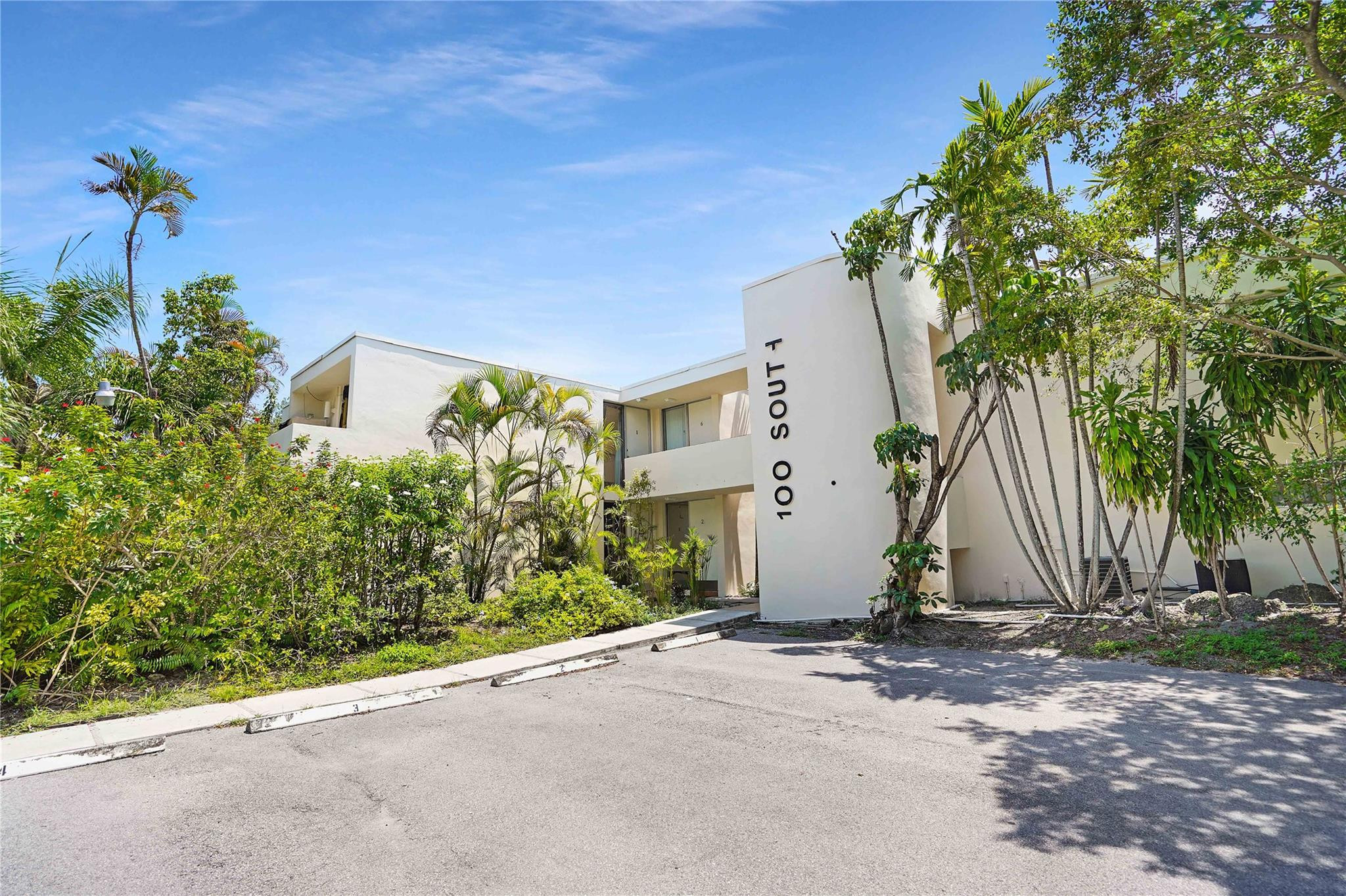 100 SE 21st Street 1-8
