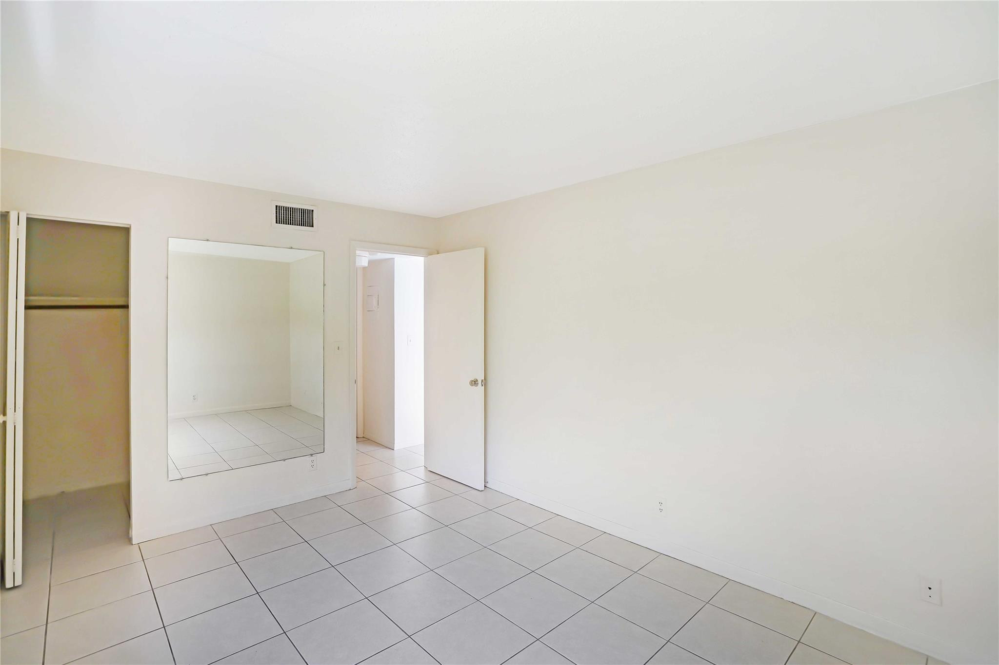 100 SE 21st Street 1-8