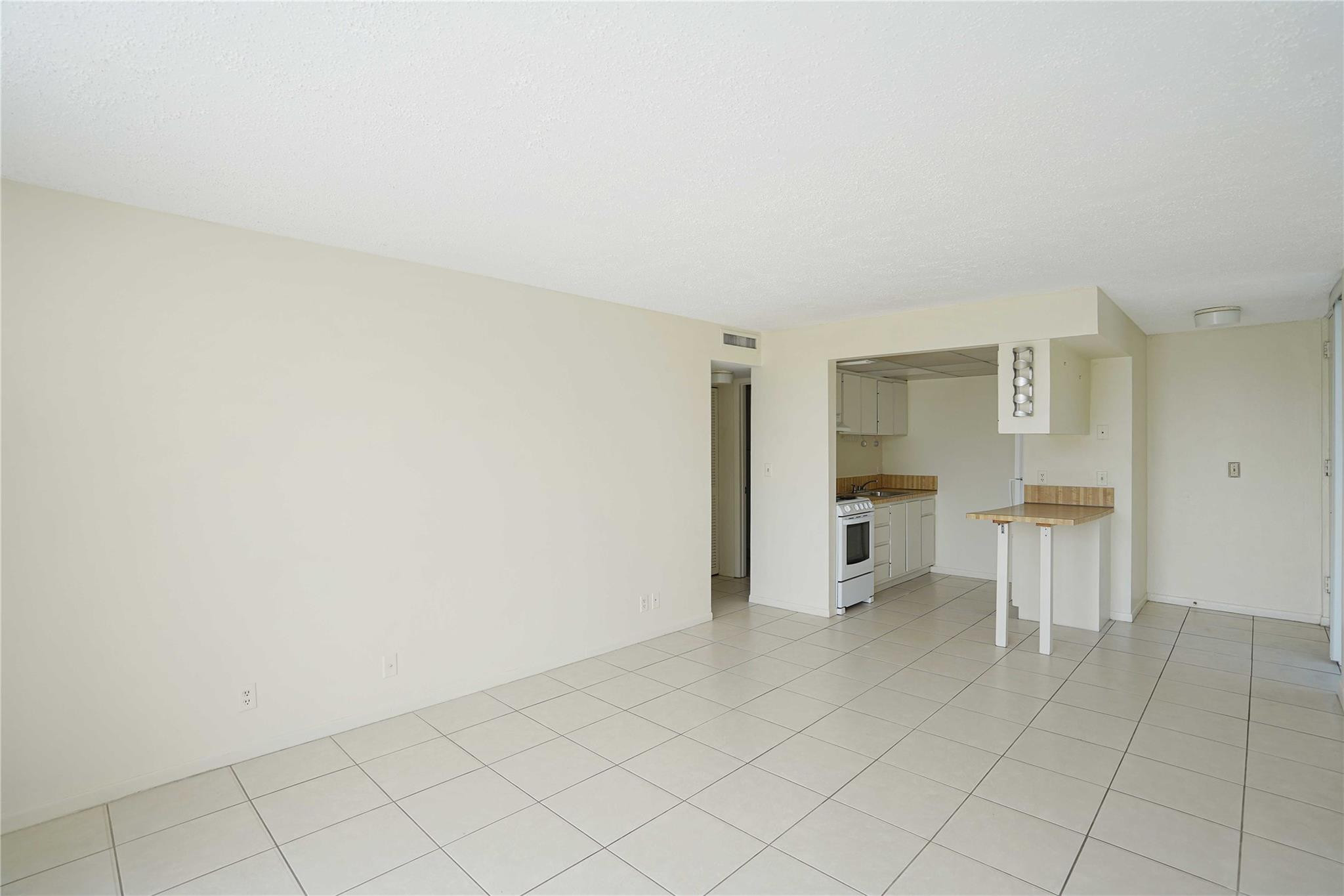 100 SE 21st Street 1-8