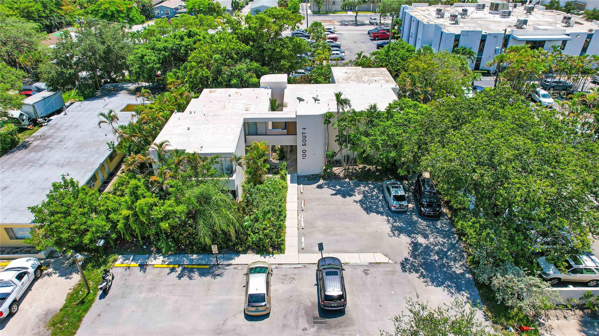 100 SE 21st Street 1-8