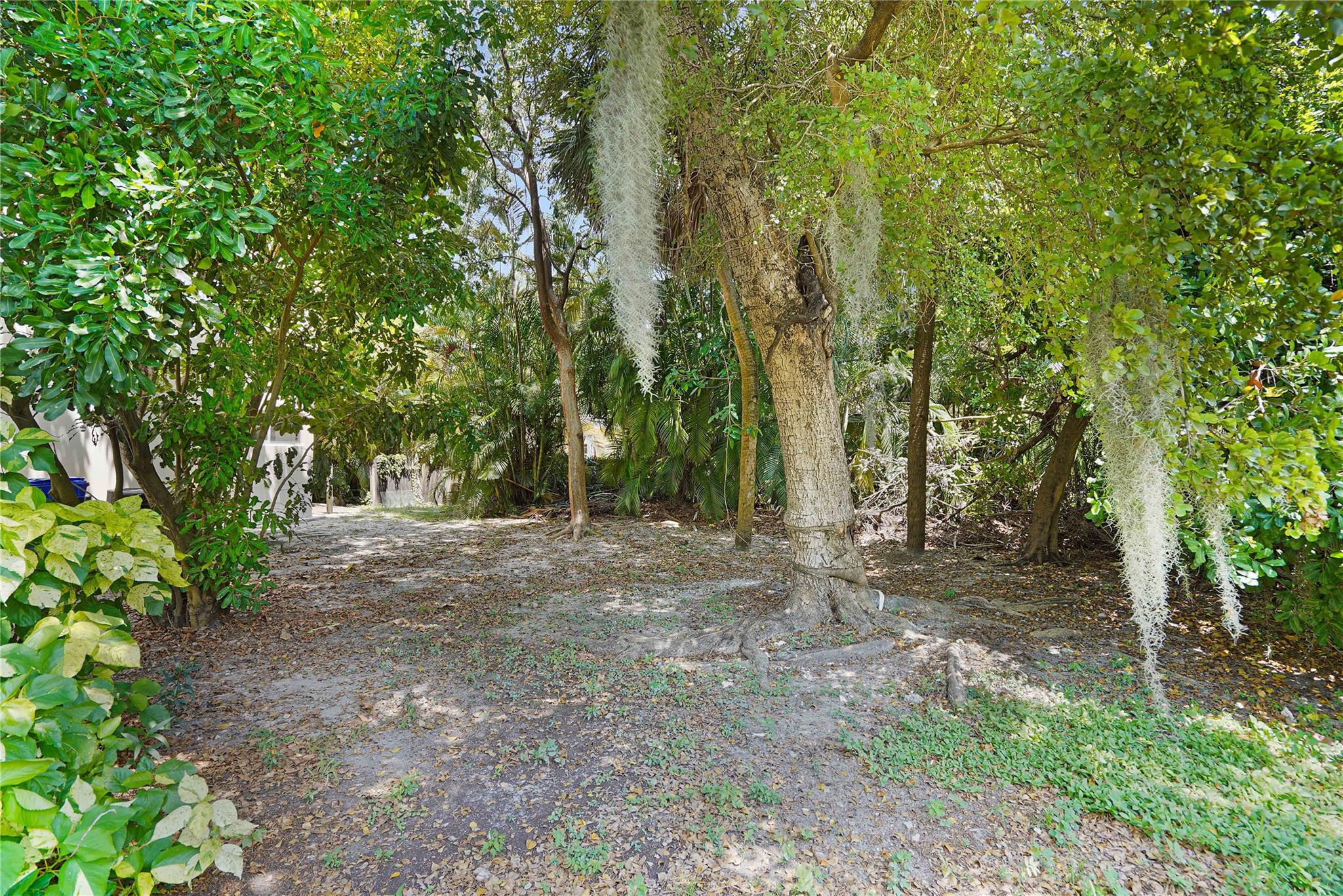 100 SE 21st Street 1-8