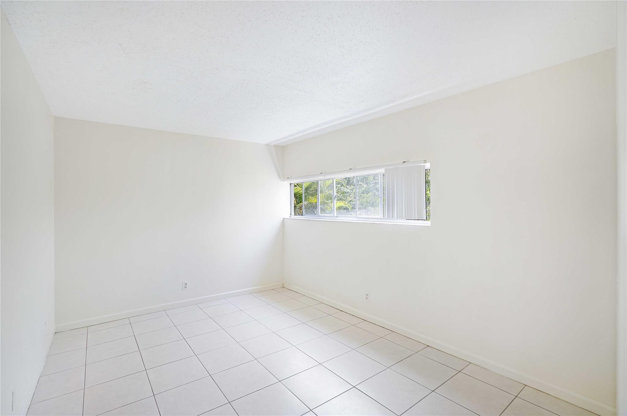 100 SE 21st Street 1-8