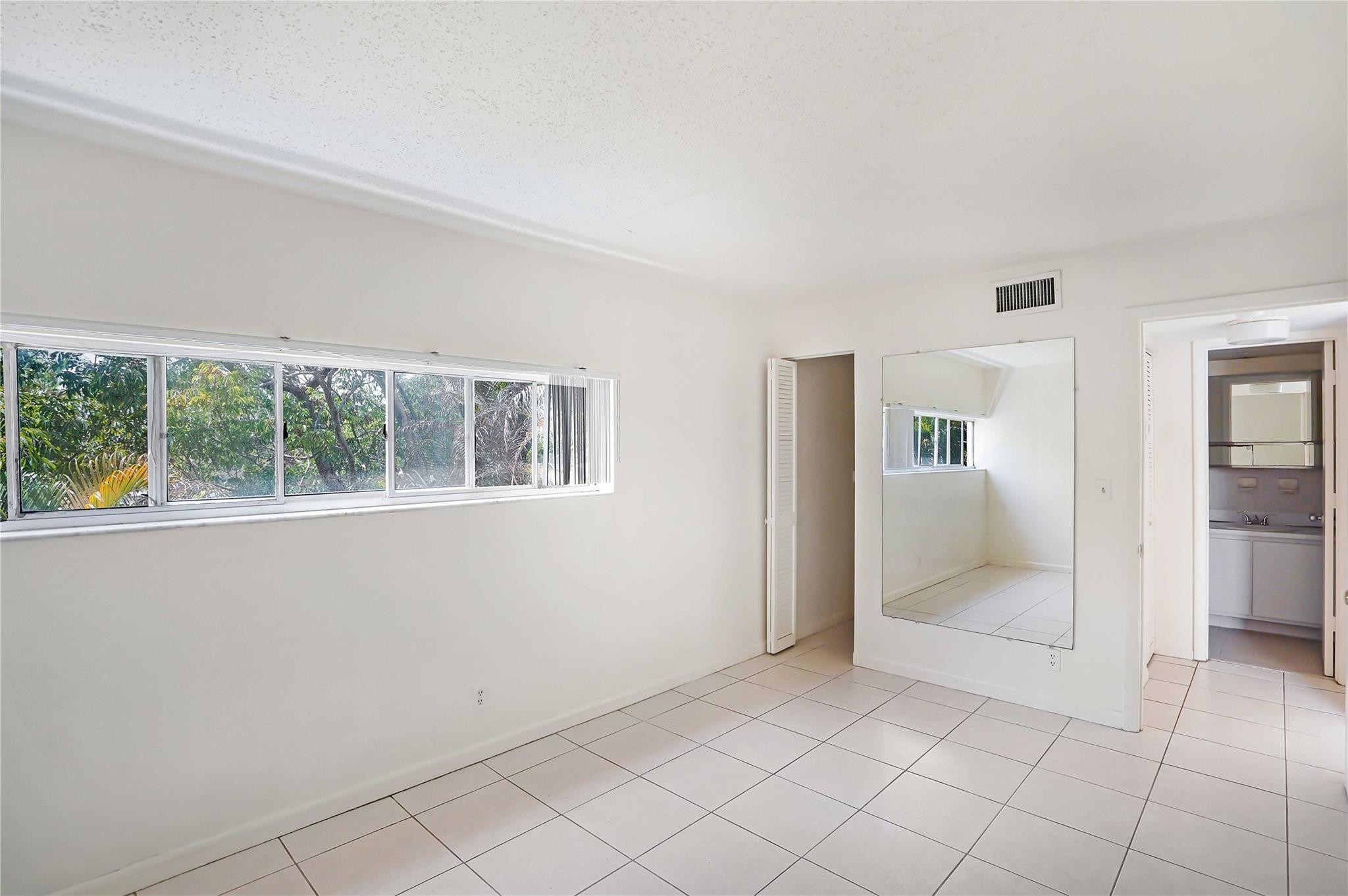 100 SE 21st Street 1-8