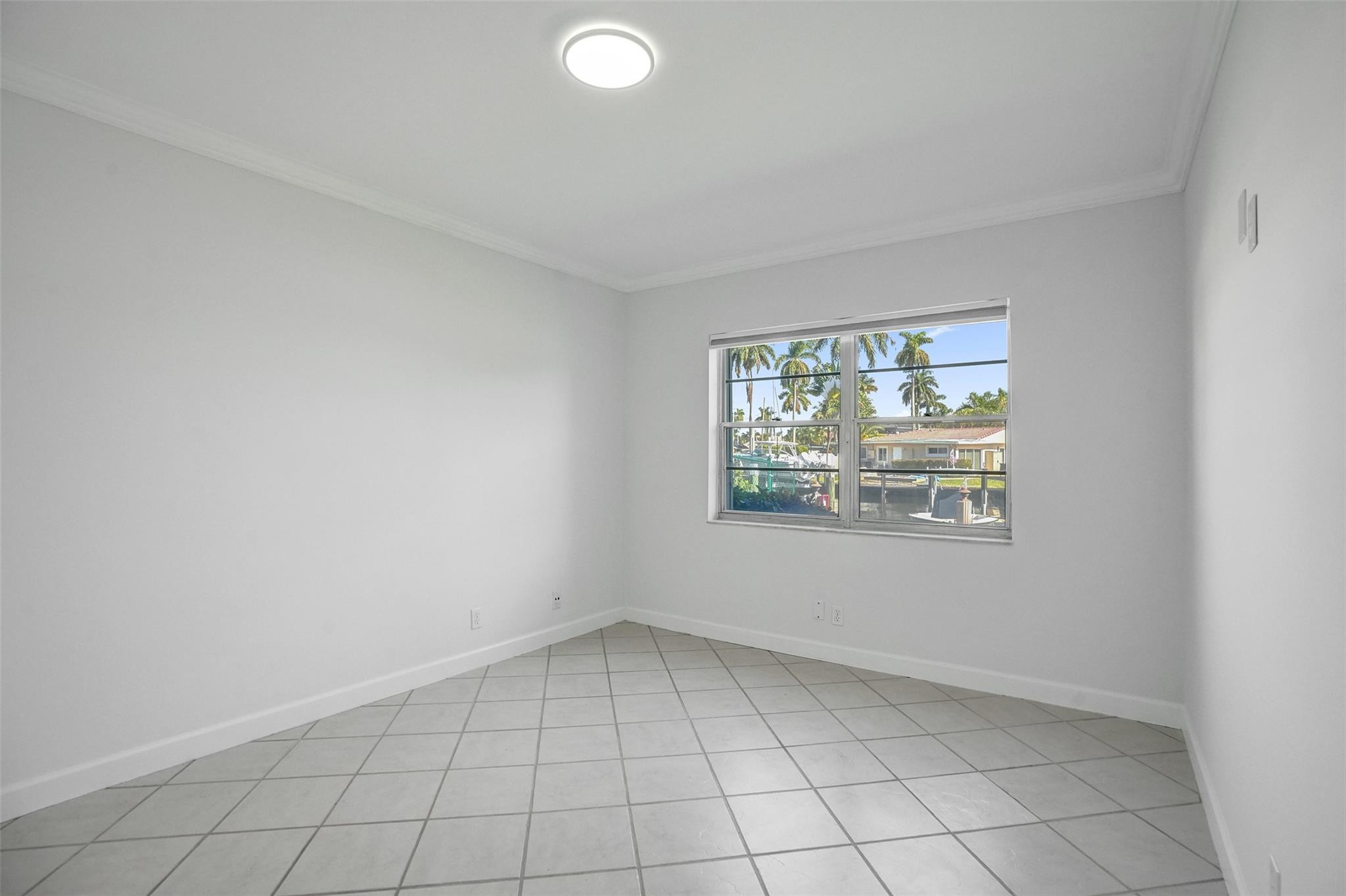2201 SE 9th St 106