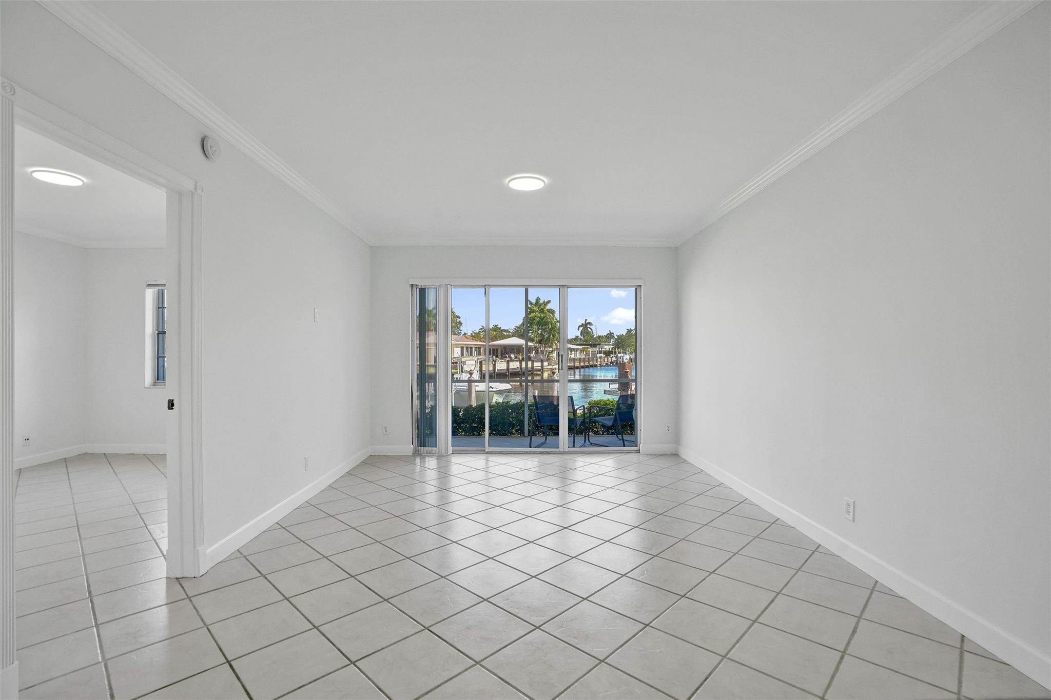 2201 SE 9th St 106